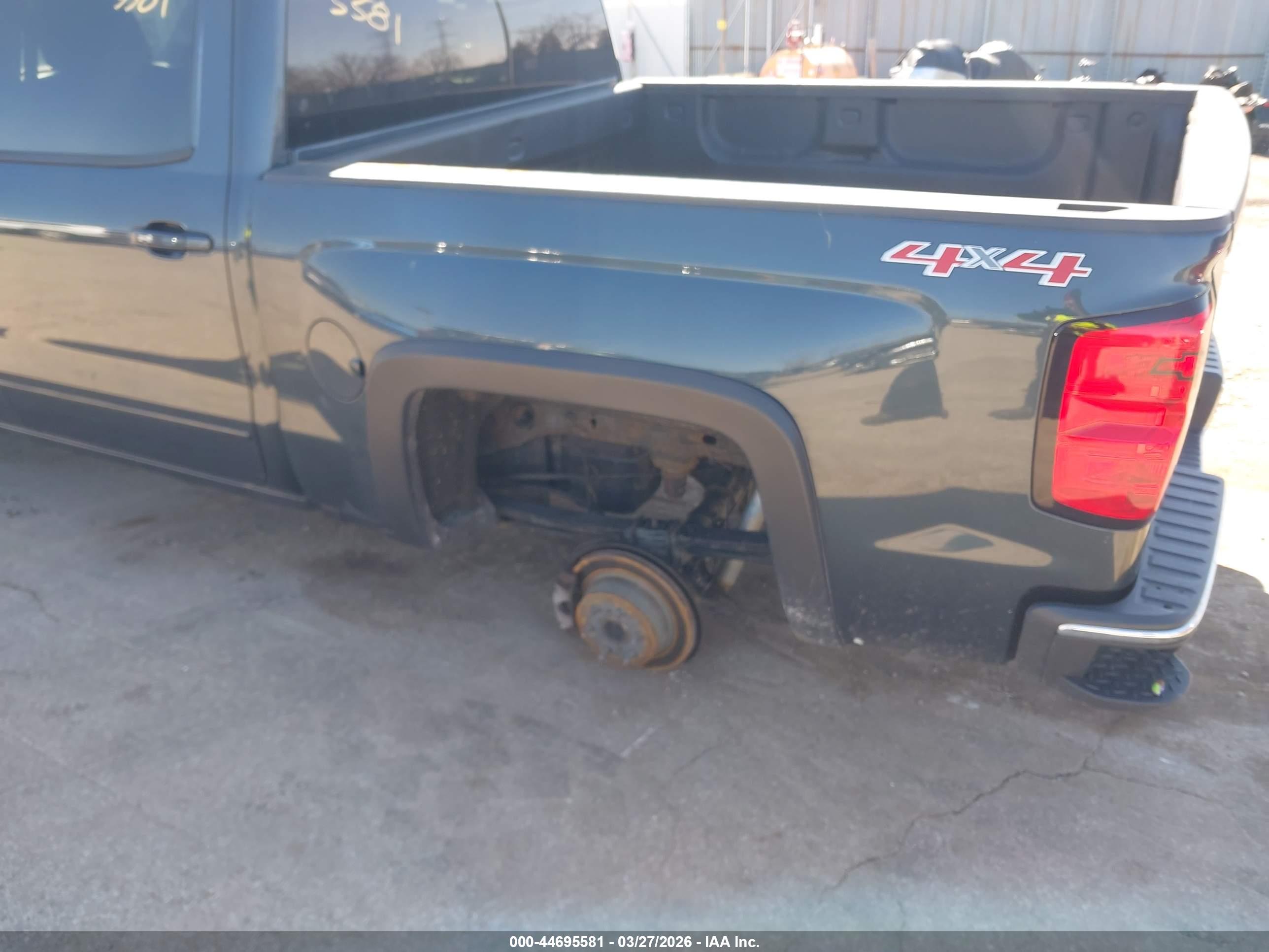 CHEVROLET SILVERADO image 6