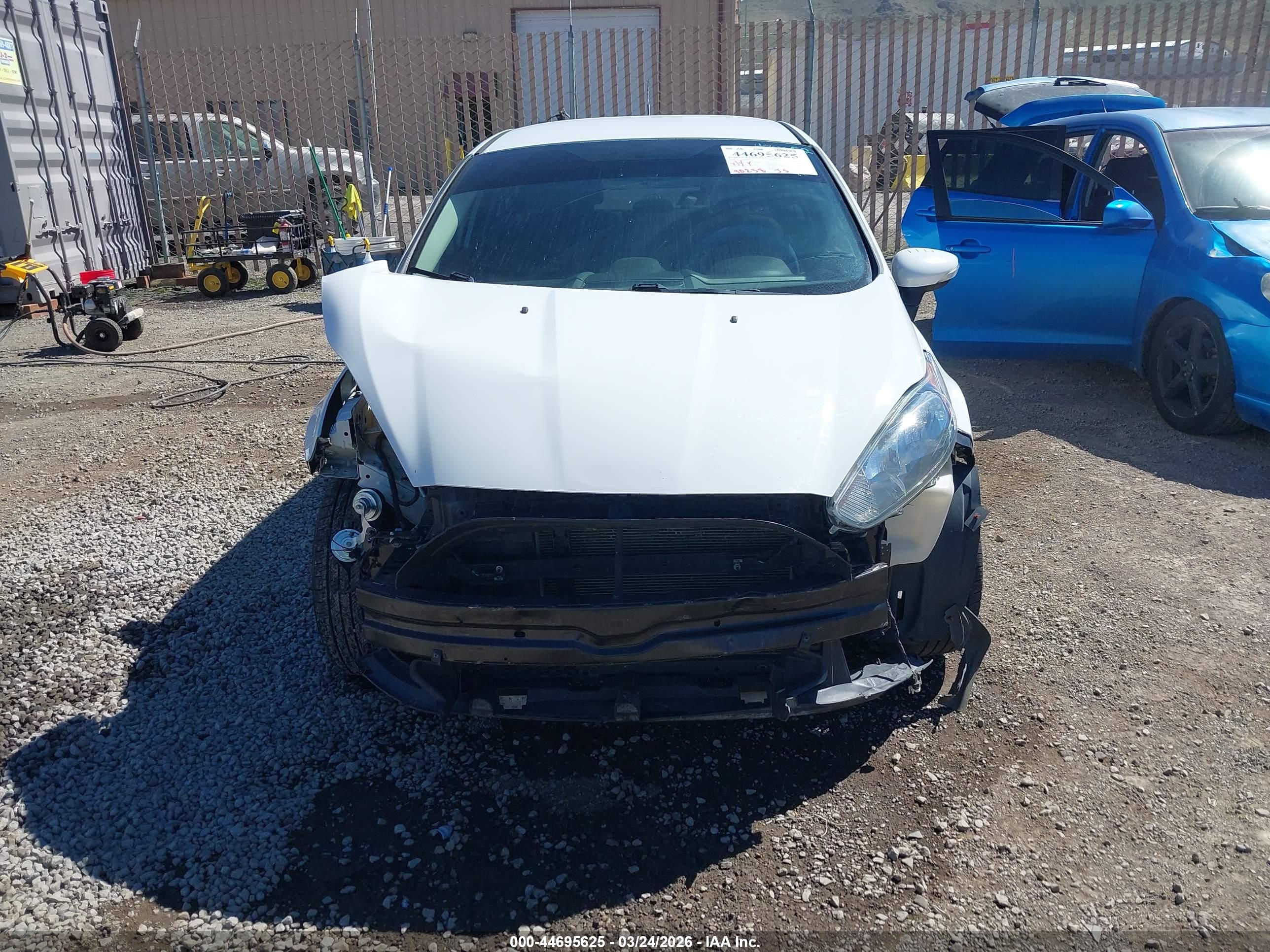 FORD FIESTA image 6