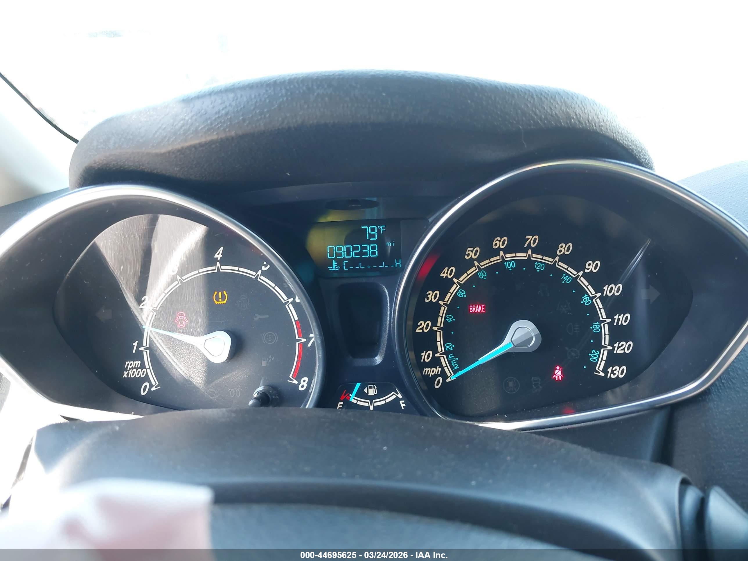 FORD FIESTA image 7