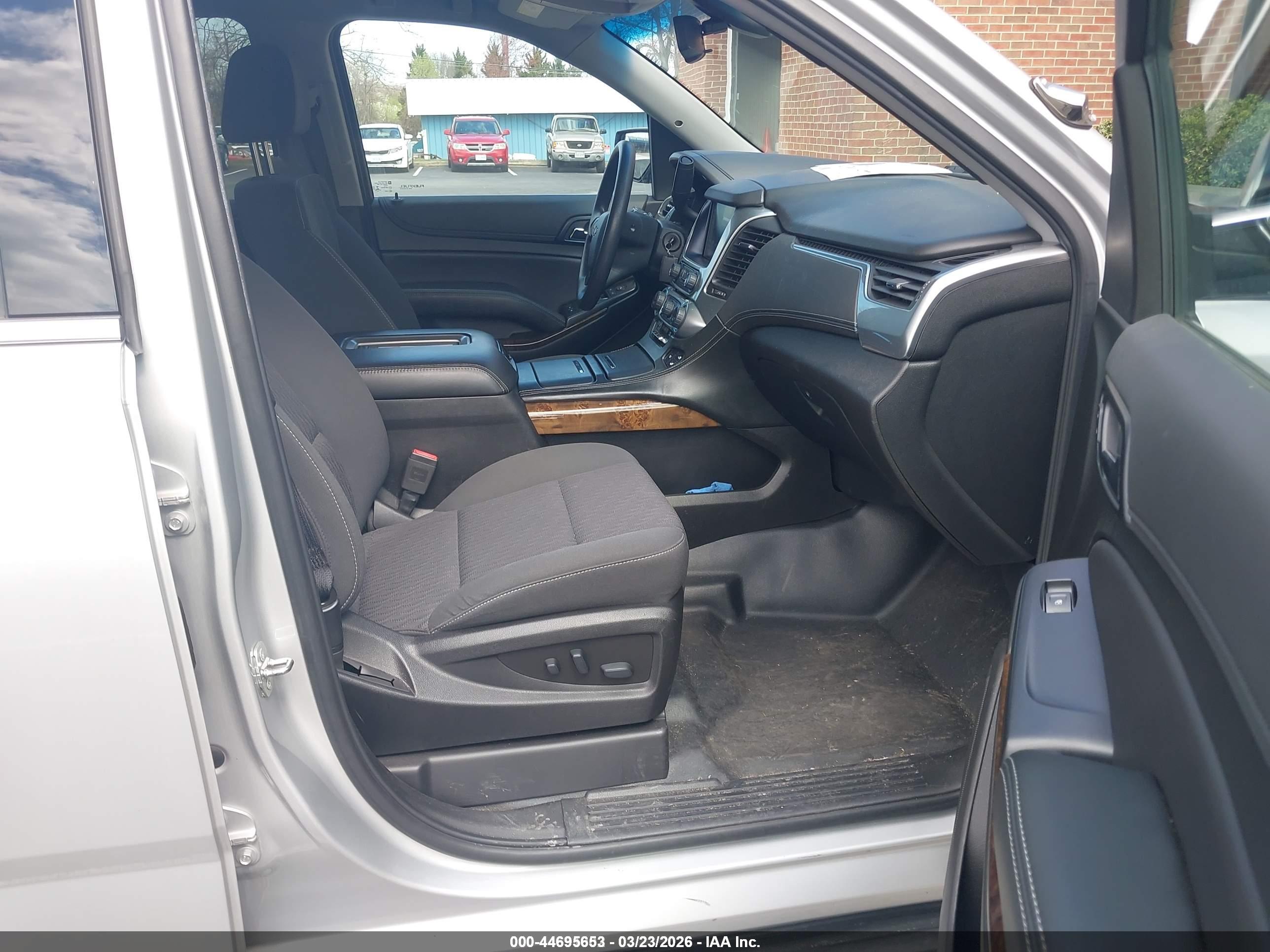 CHEVROLET TAHOE image 5