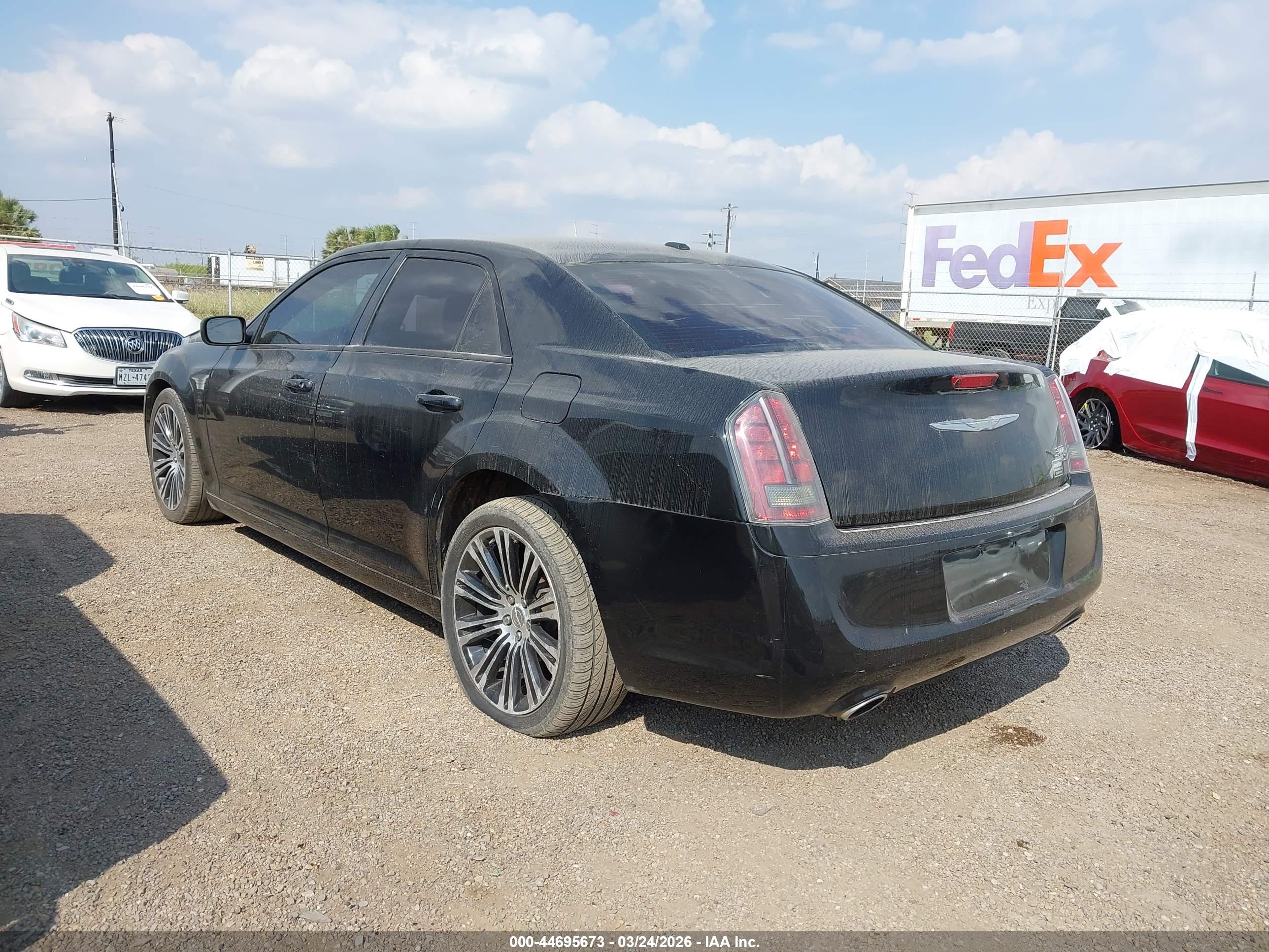 CHRYSLER 300 image 3