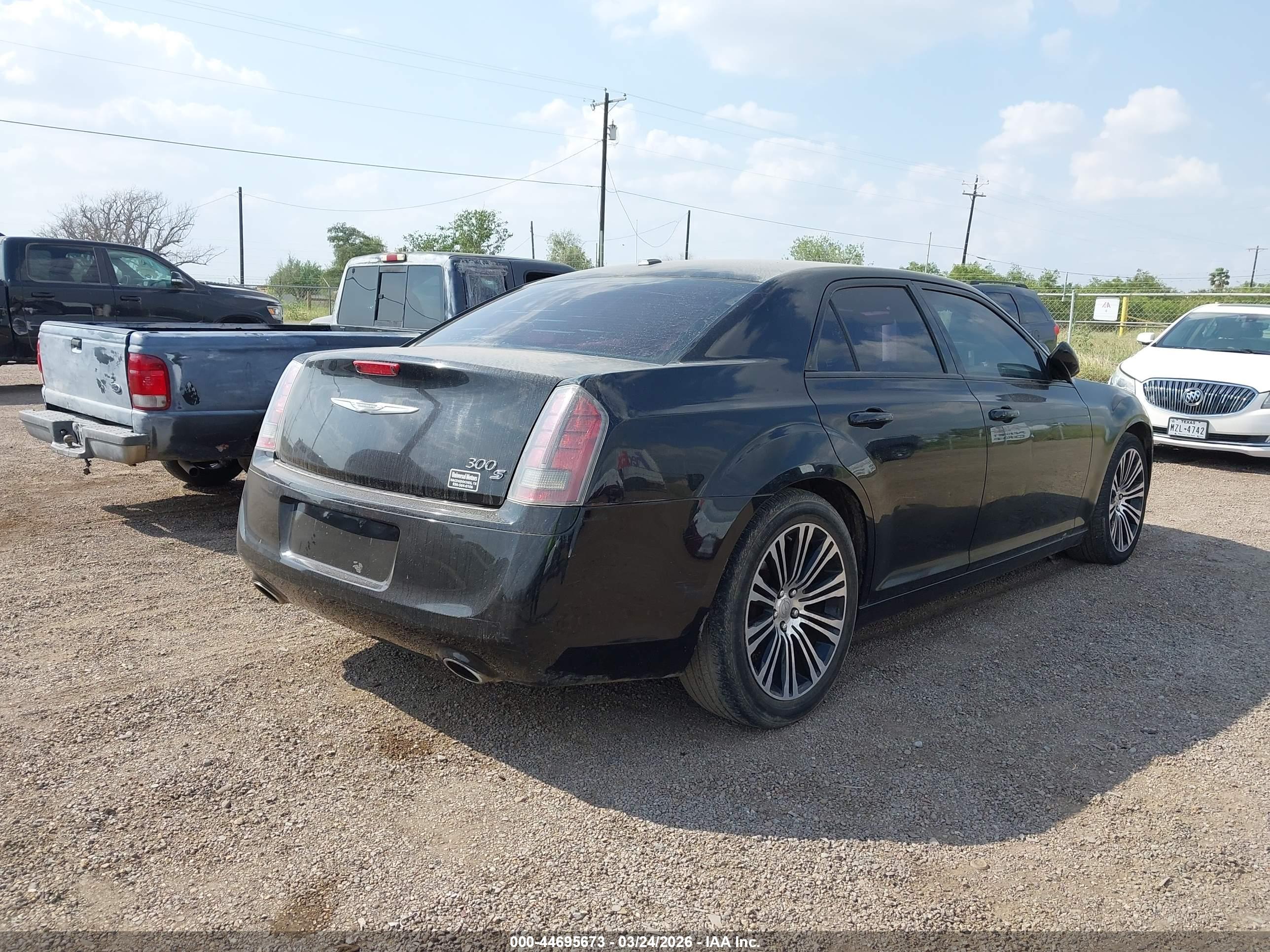 CHRYSLER 300 image 4