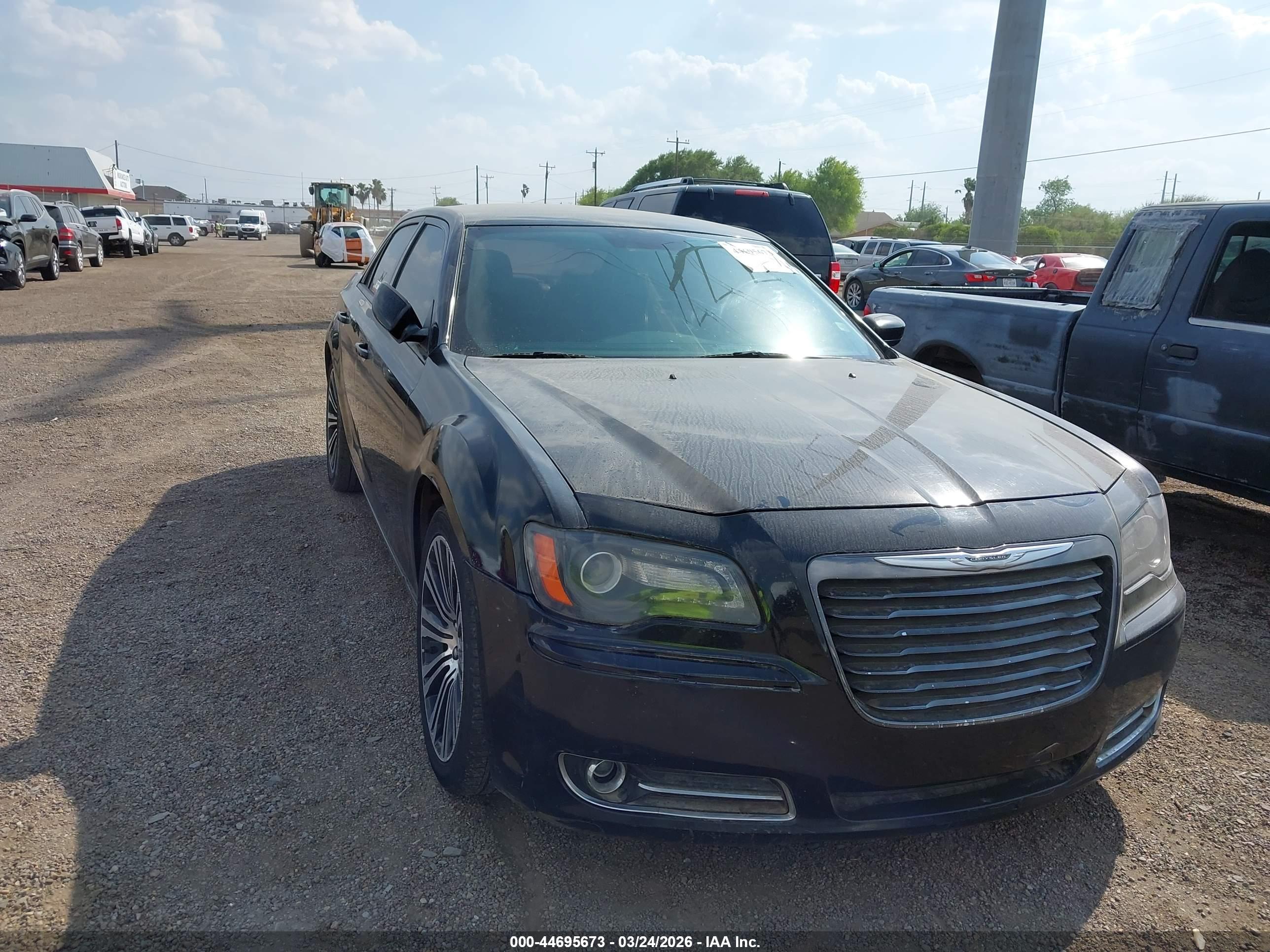 CHRYSLER 300 image 6