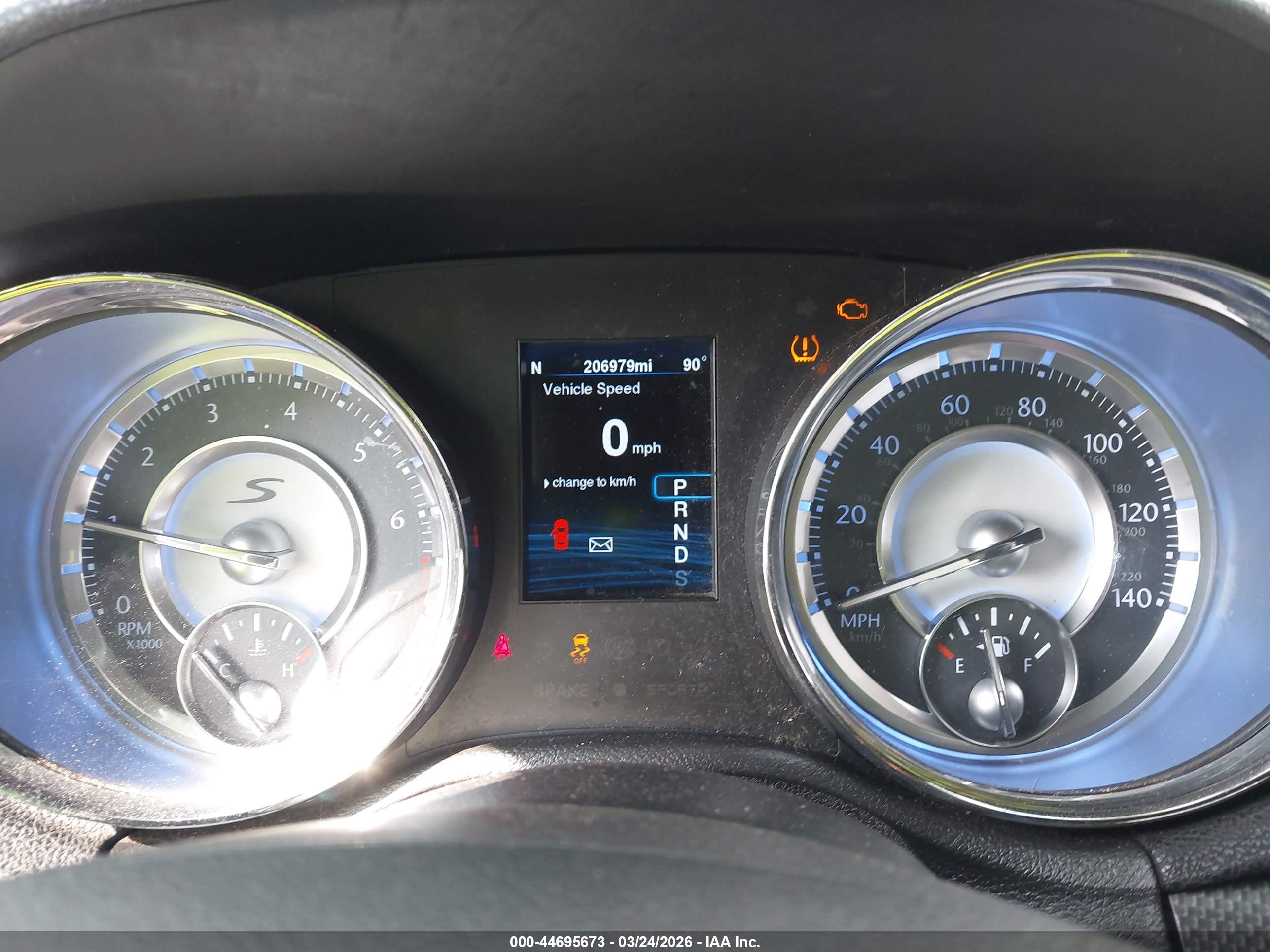 CHRYSLER 300 image 7