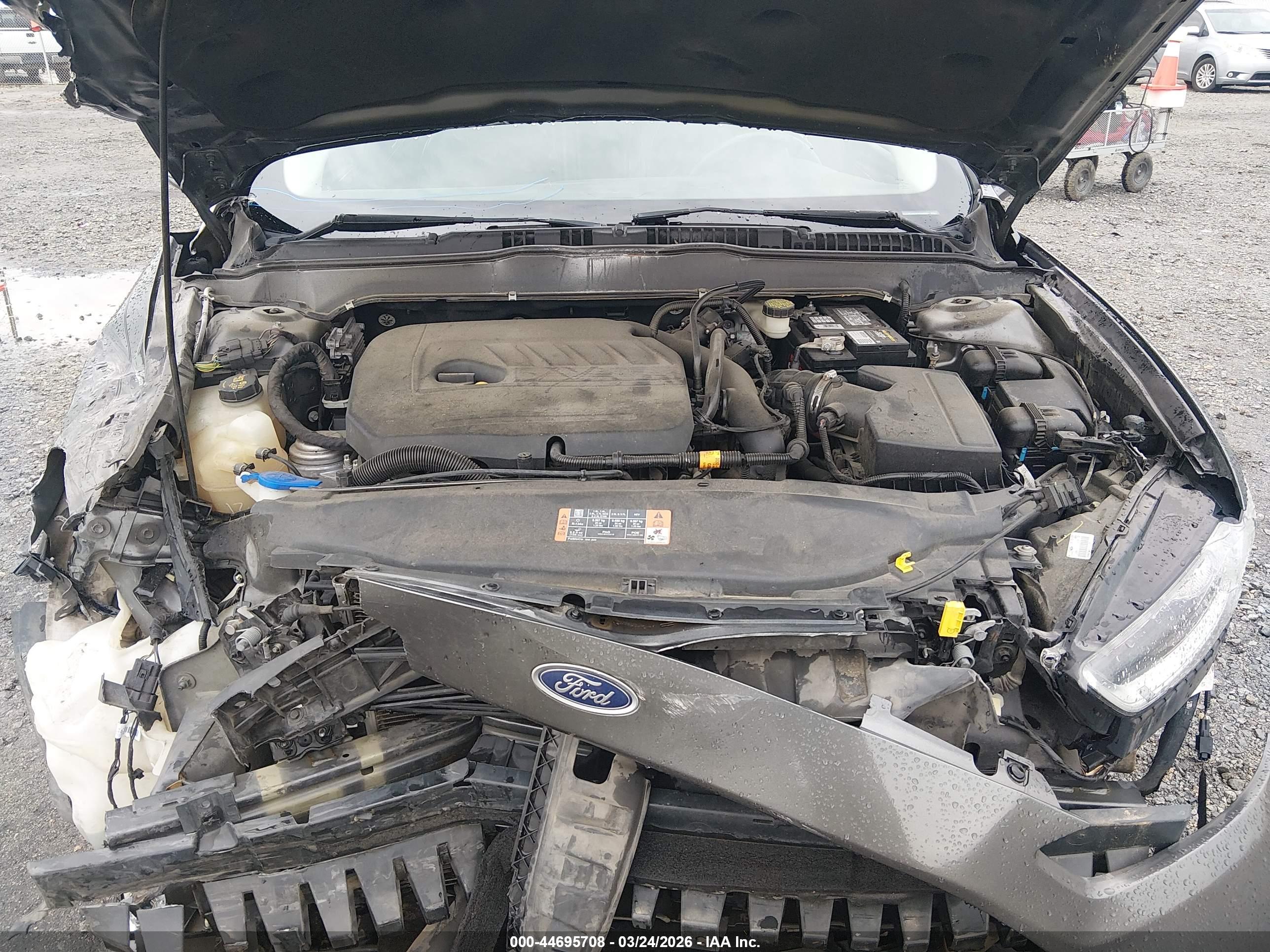 FORD FUSION image 10