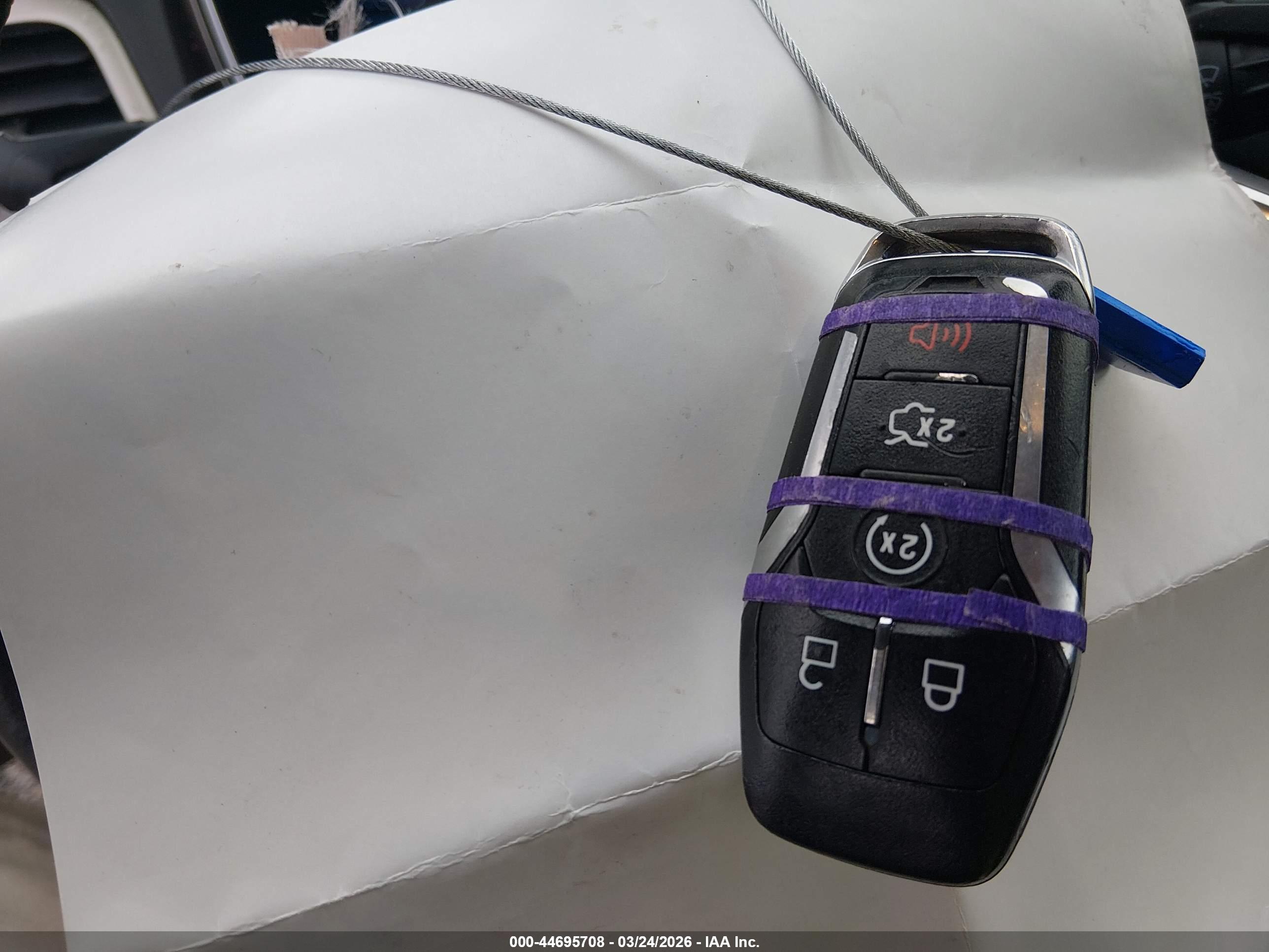 FORD FUSION image 11