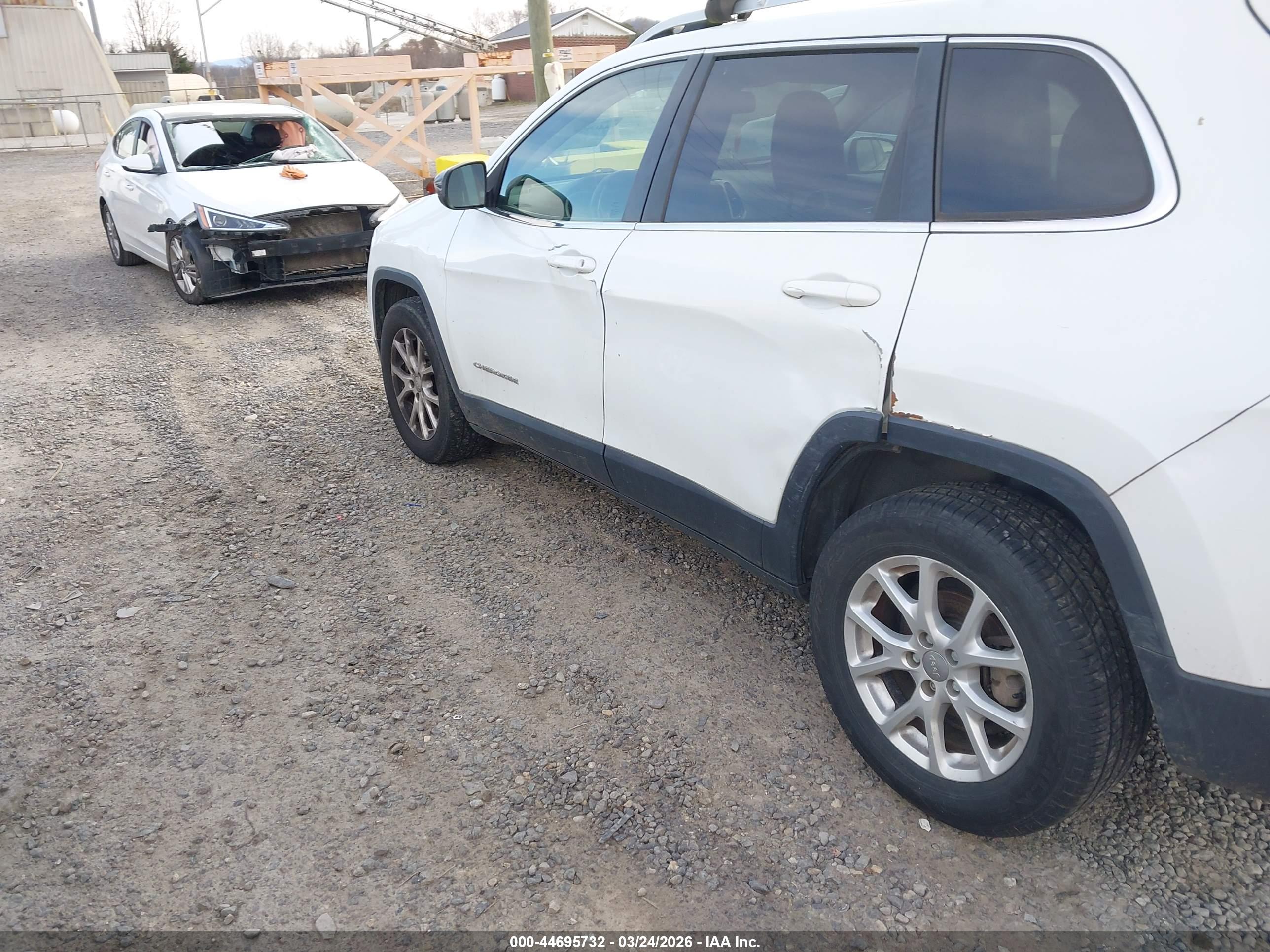 JEEP CHEROKEE image 6