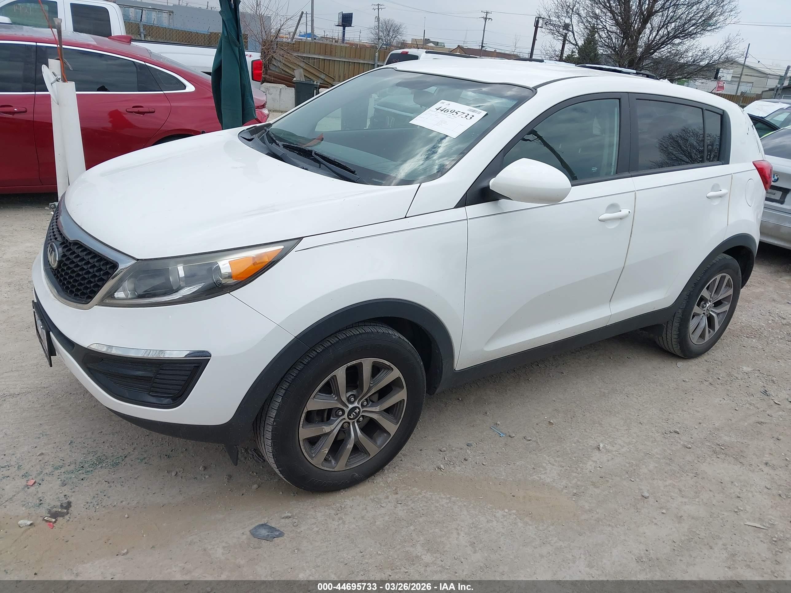 KIA SPORTAGE image 2