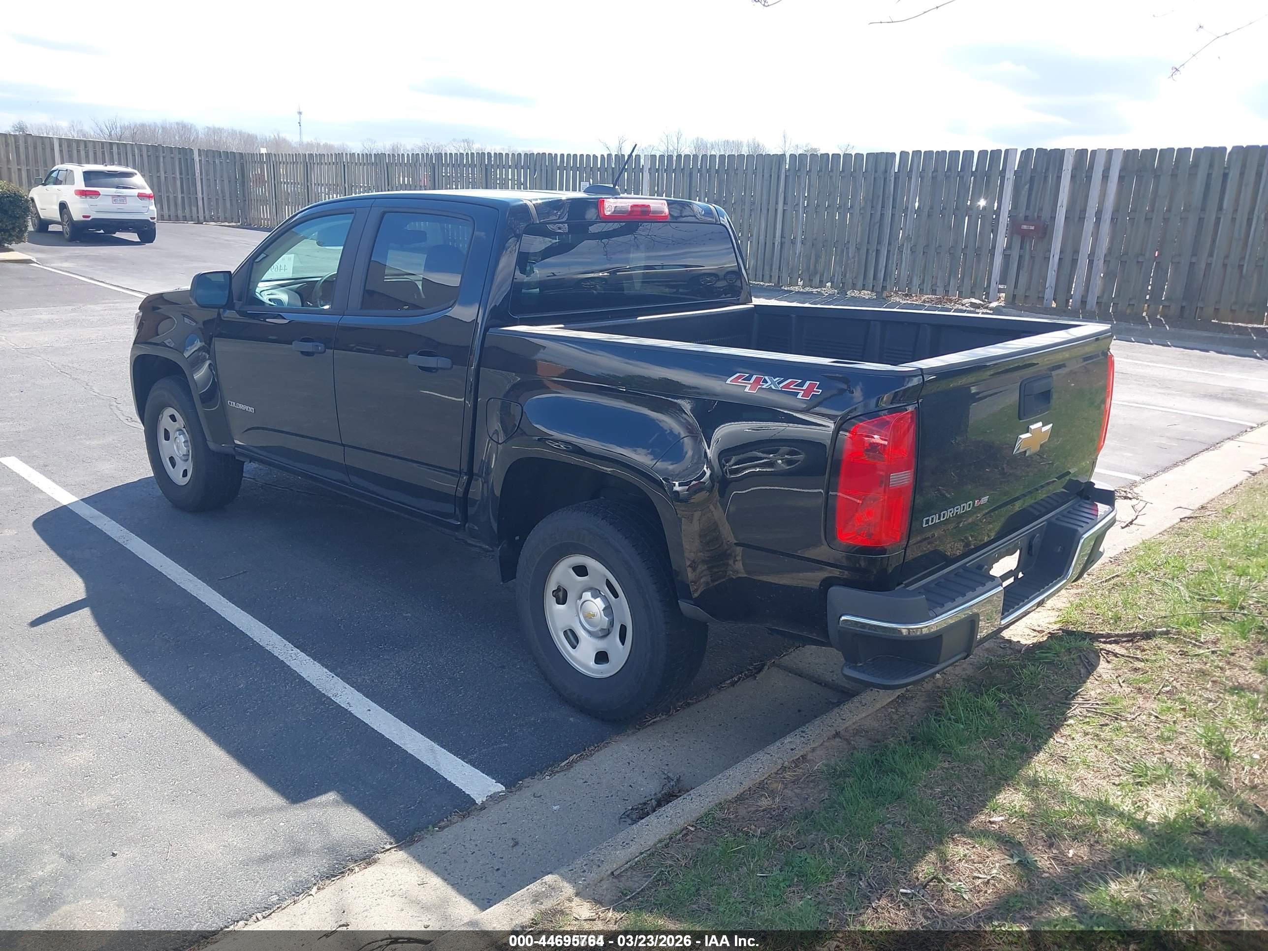 CHEVROLET COLORADO image 3