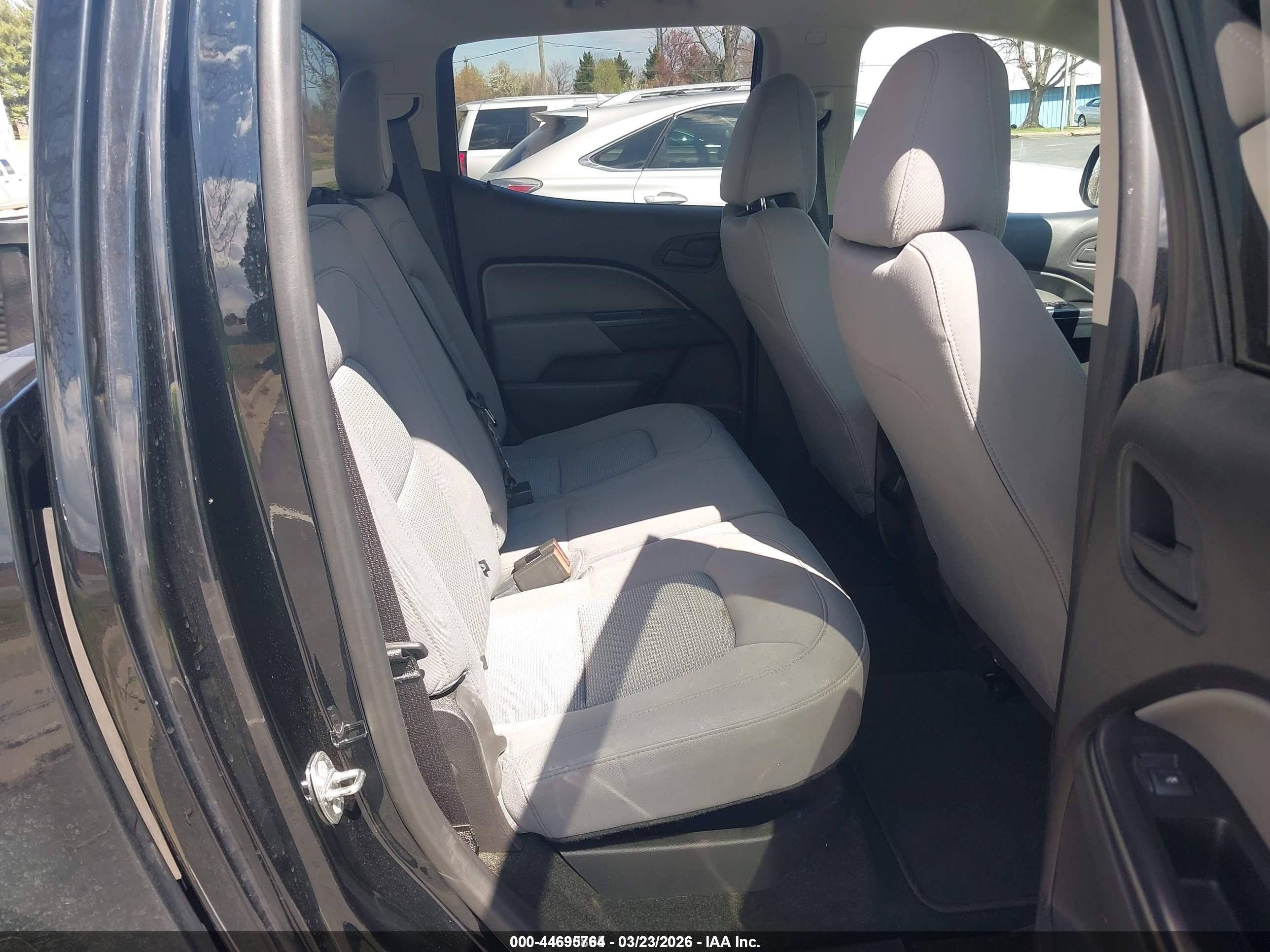 CHEVROLET COLORADO image 8