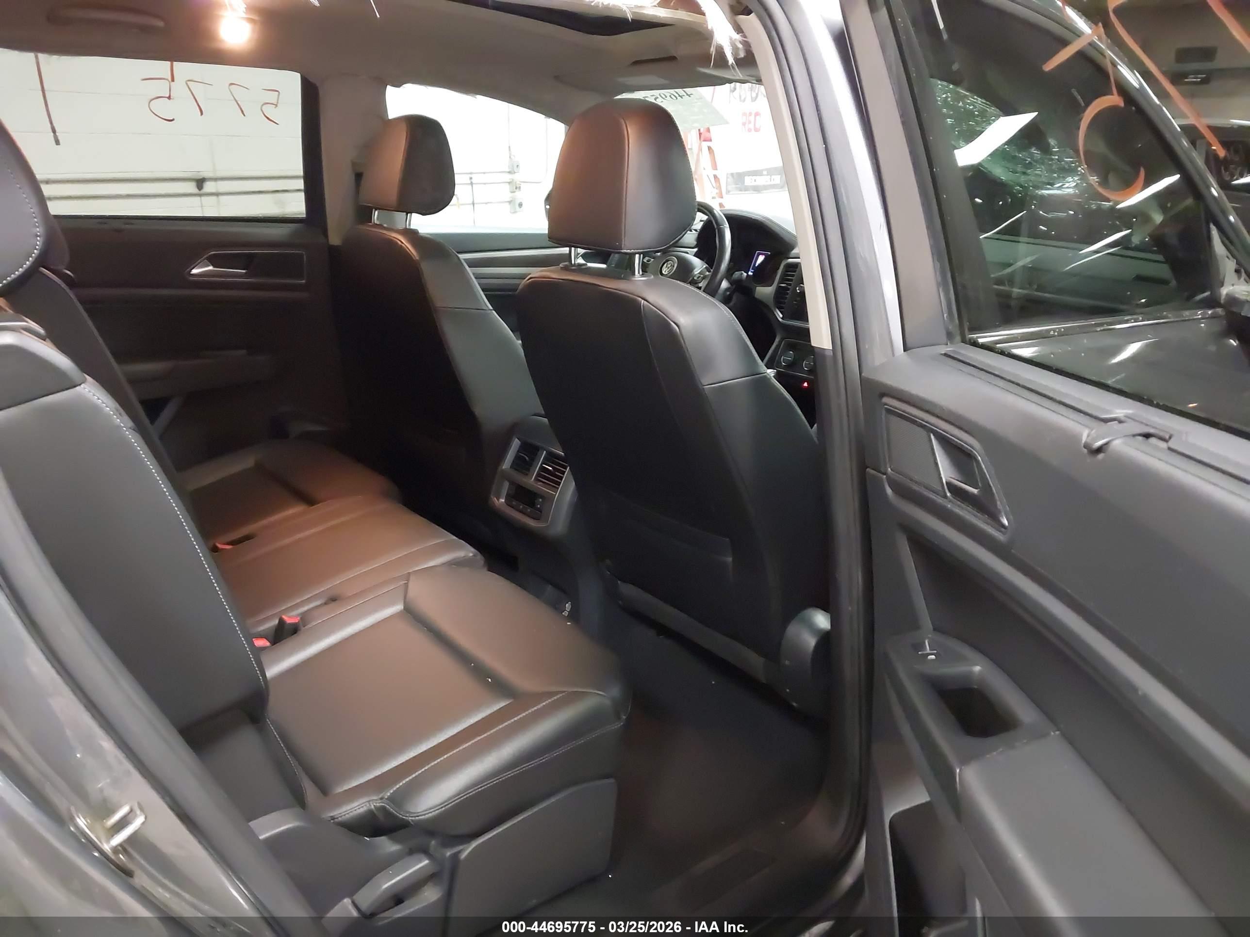 VOLKSWAGEN ATLAS image 8