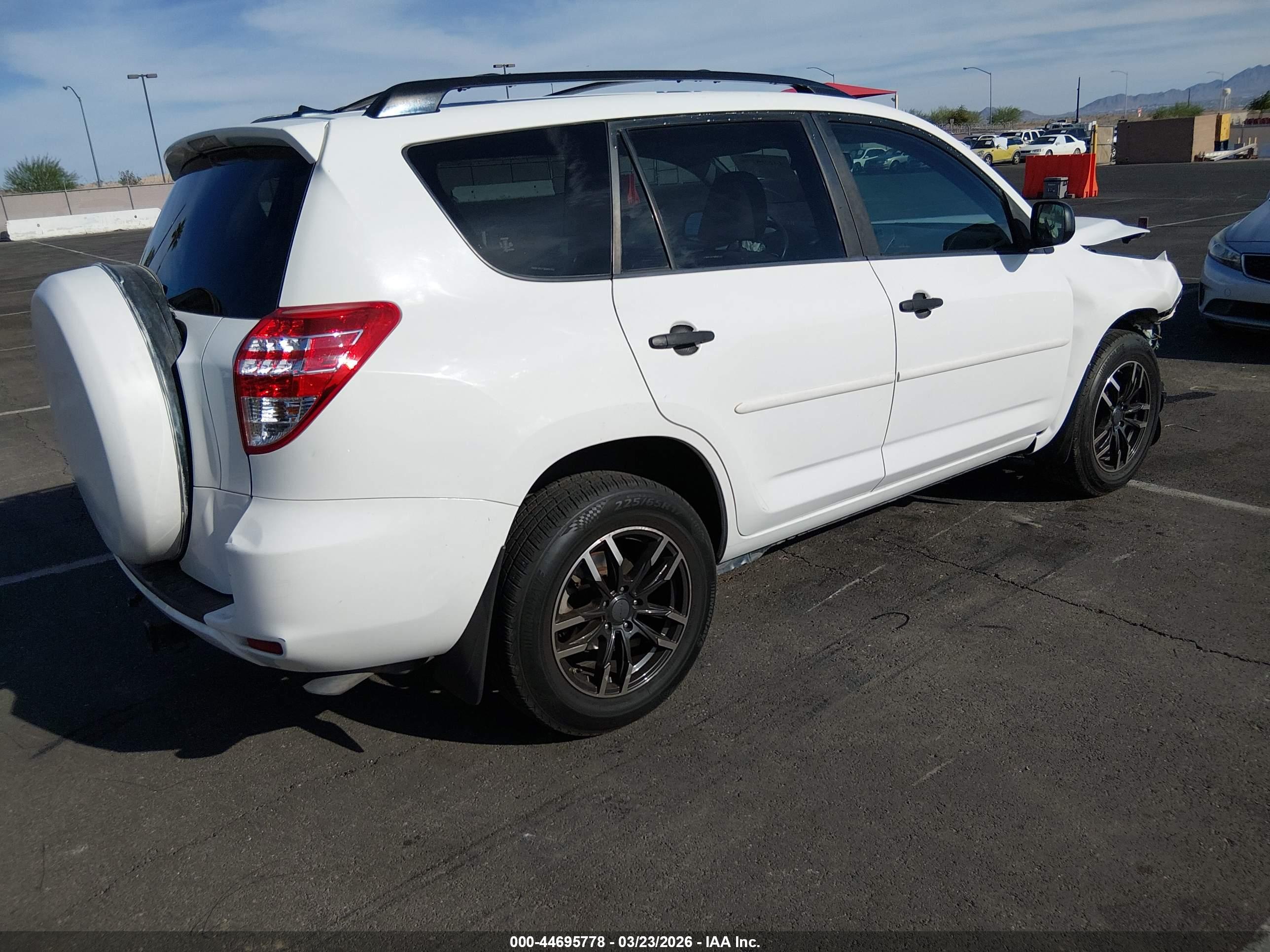 TOYOTA RAV4 image 4