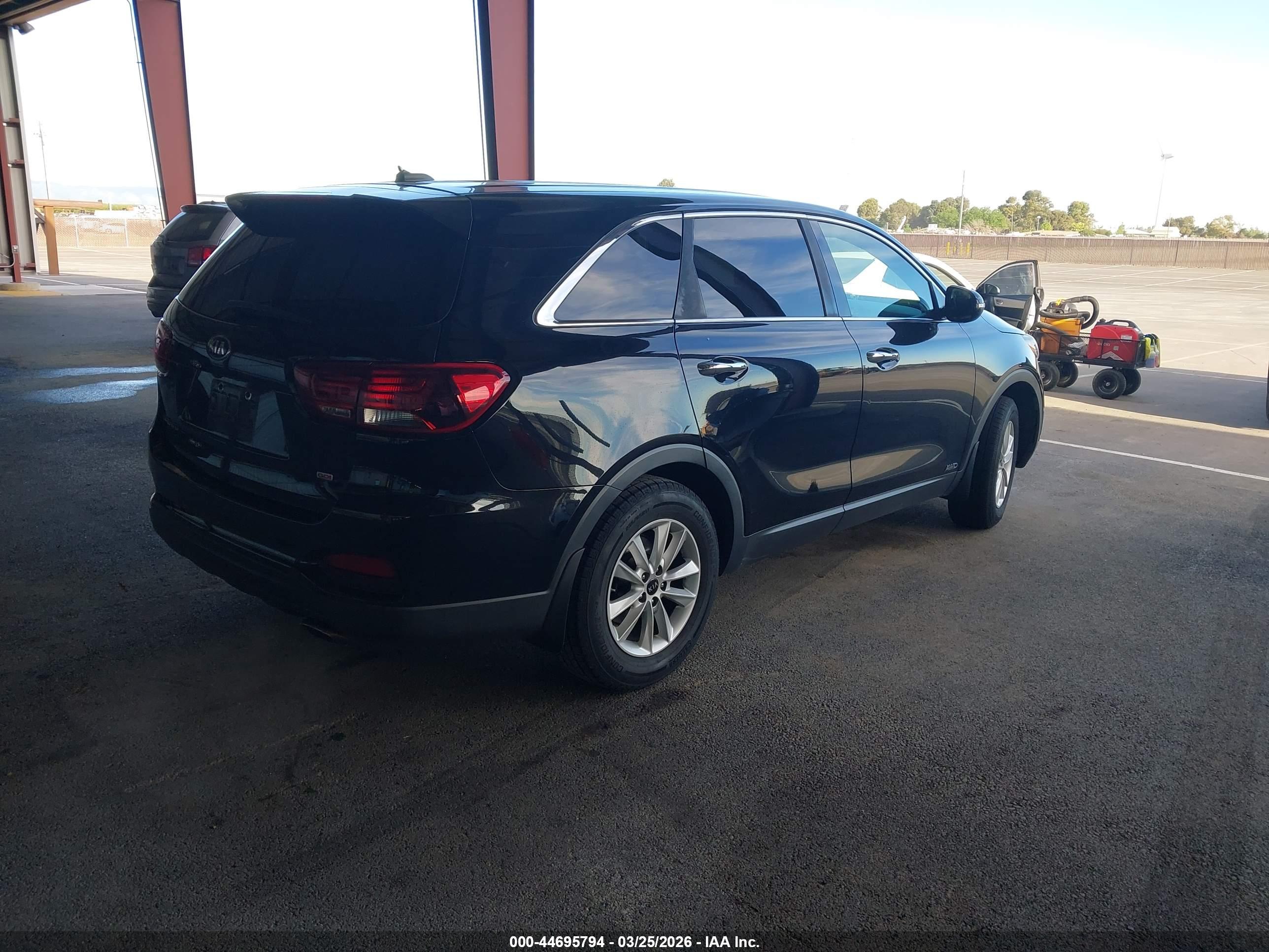 KIA SORENTO image 4