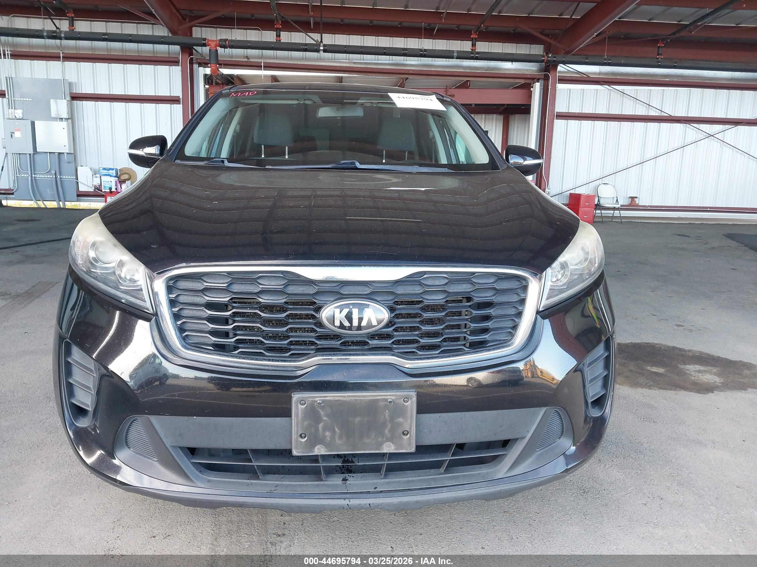 KIA SORENTO image 6