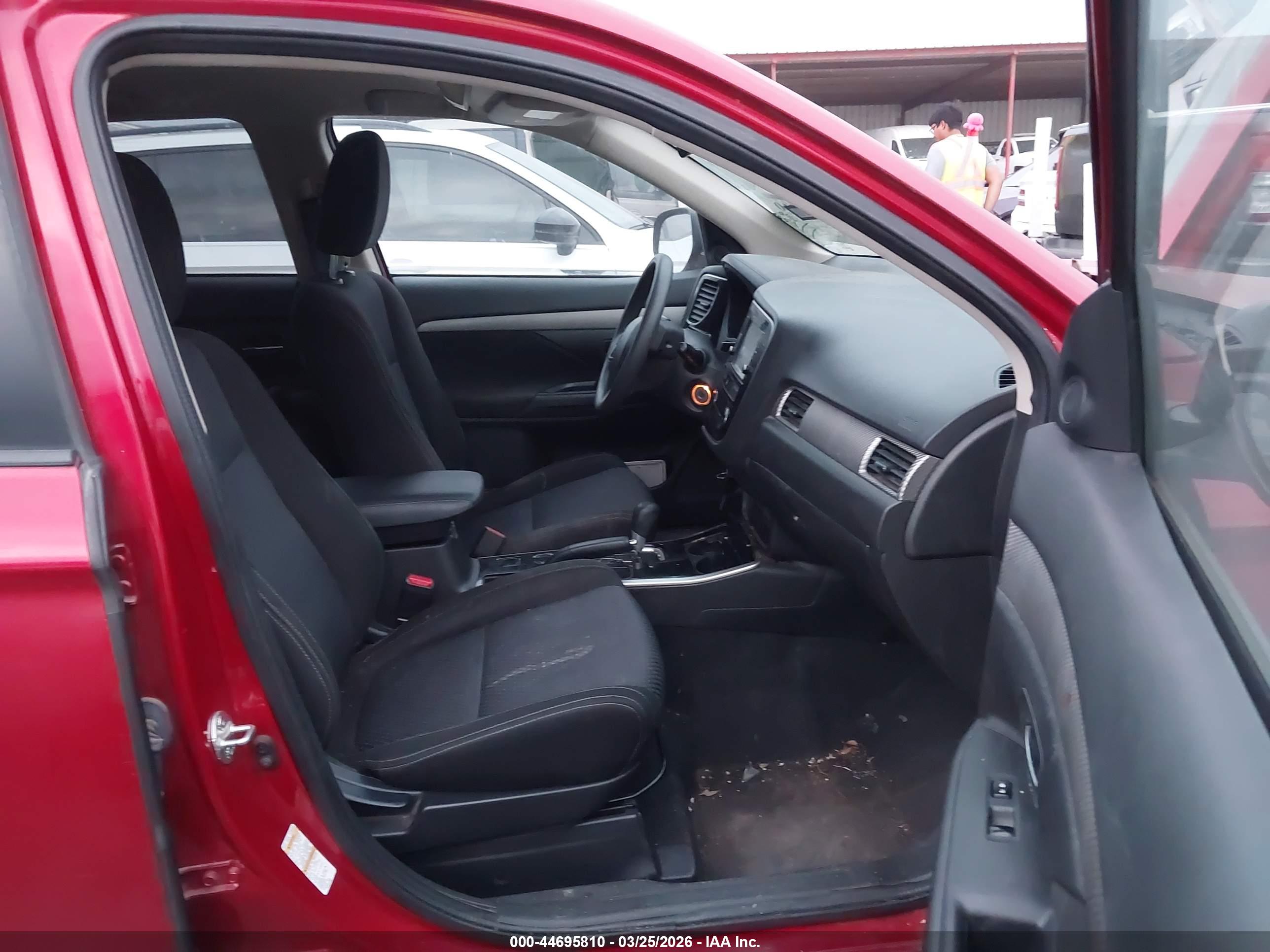 MITSUBISHI OUTLANDER image 5