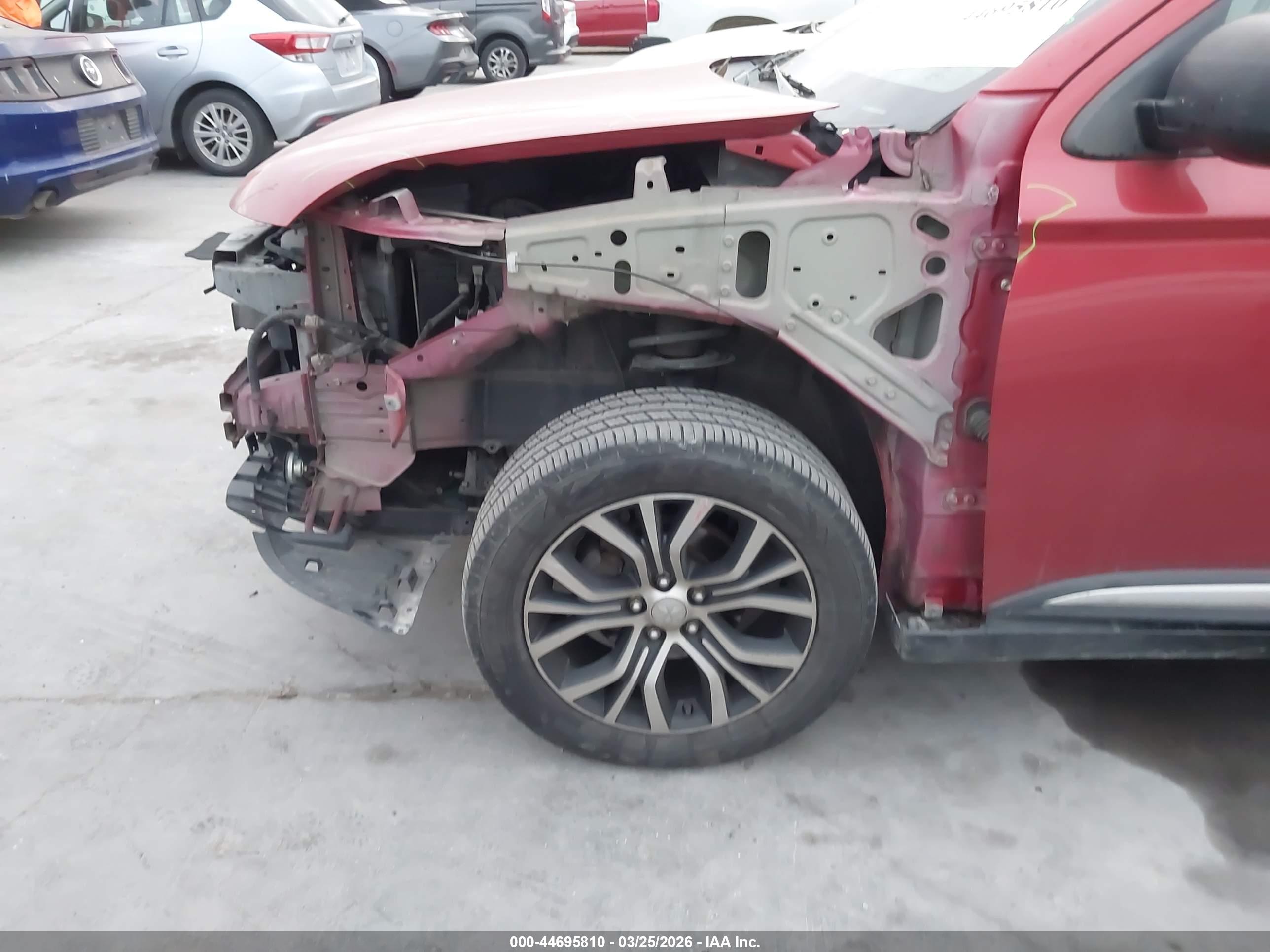 MITSUBISHI OUTLANDER image 6