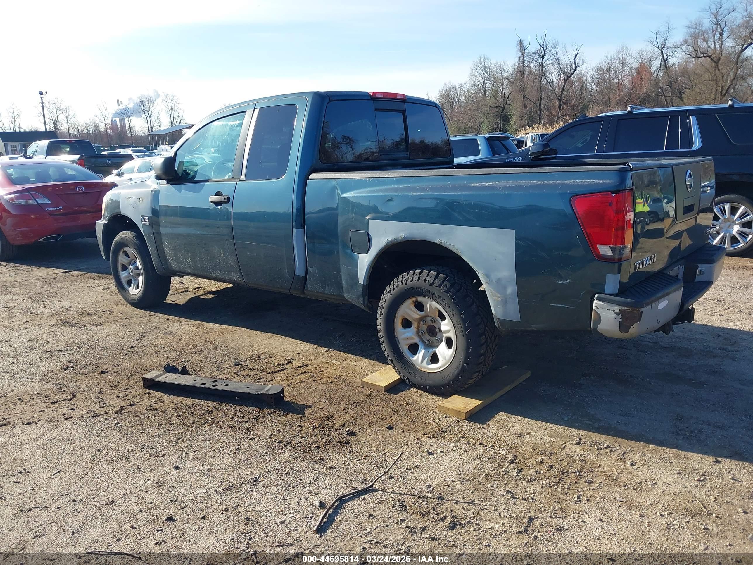 NISSAN TITAN image 3