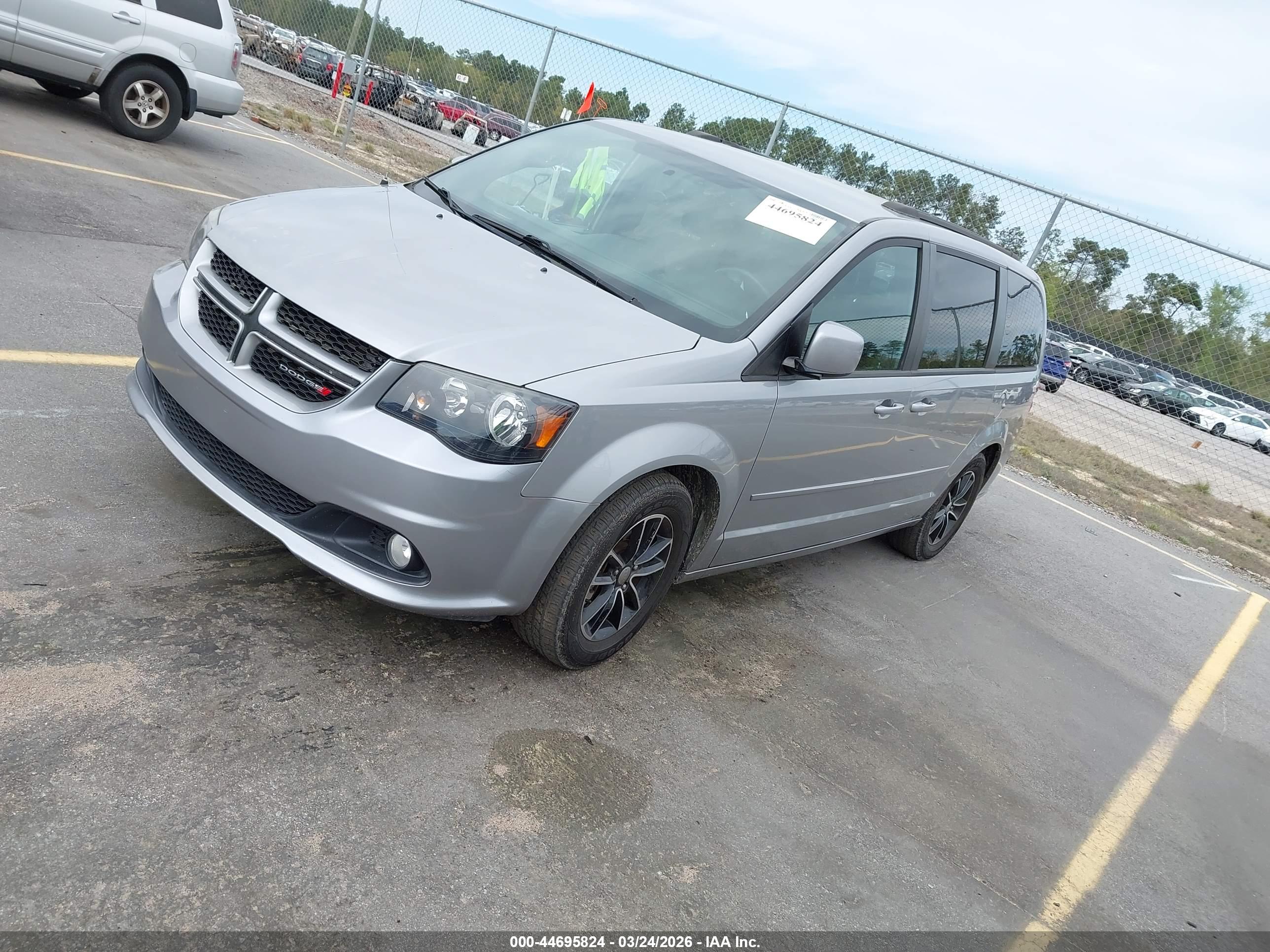 DODGE GRAND image 2