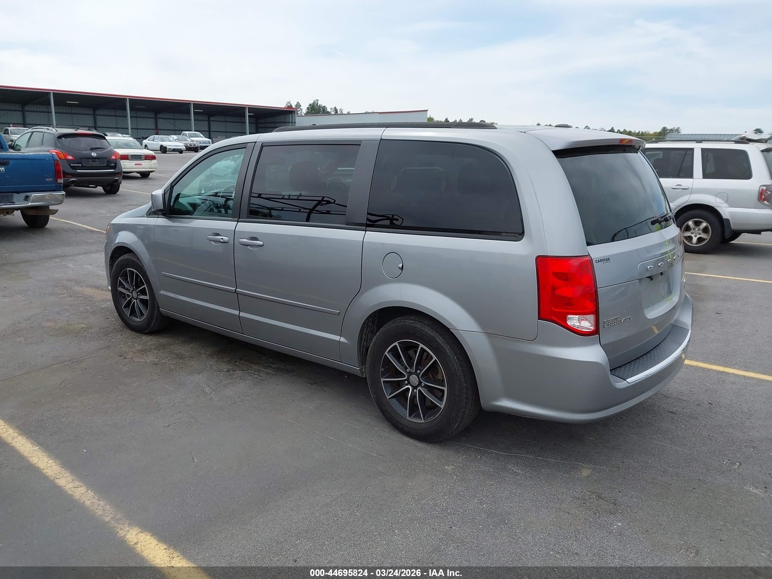 DODGE GRAND image 3