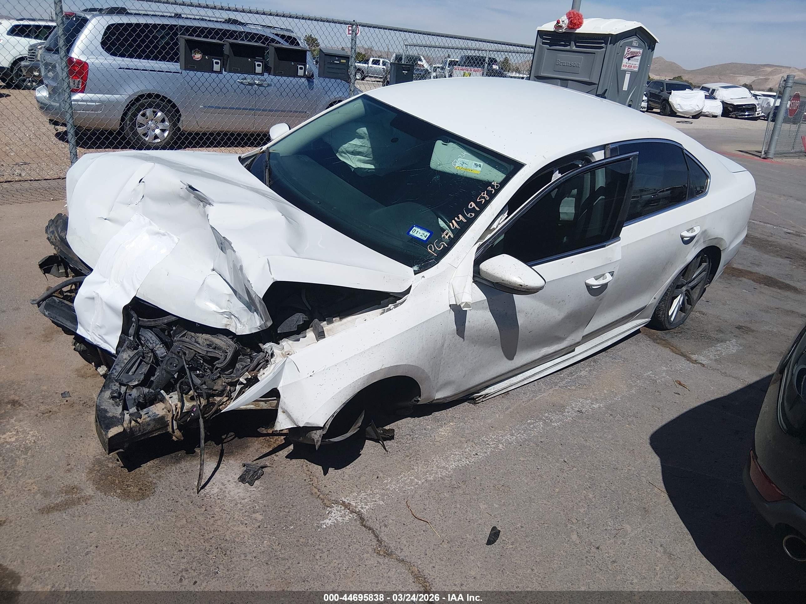 VOLKSWAGEN PASSAT image 2