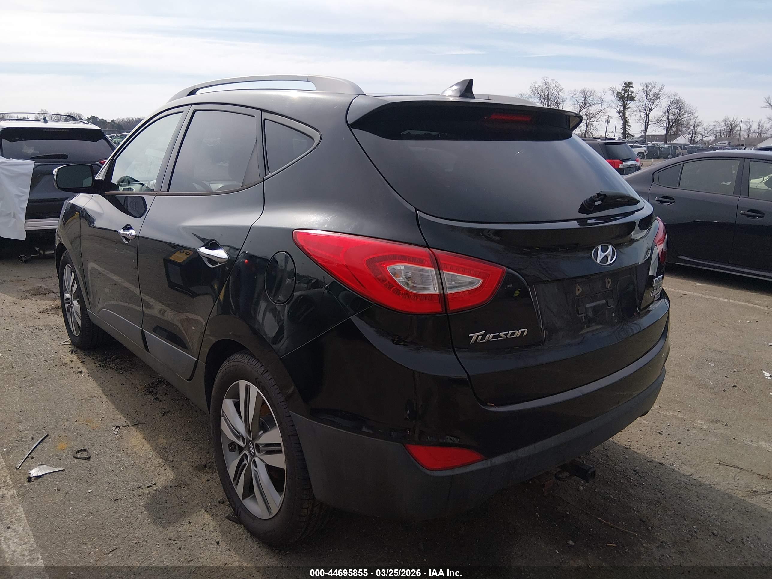 HYUNDAI TUCSON image 3