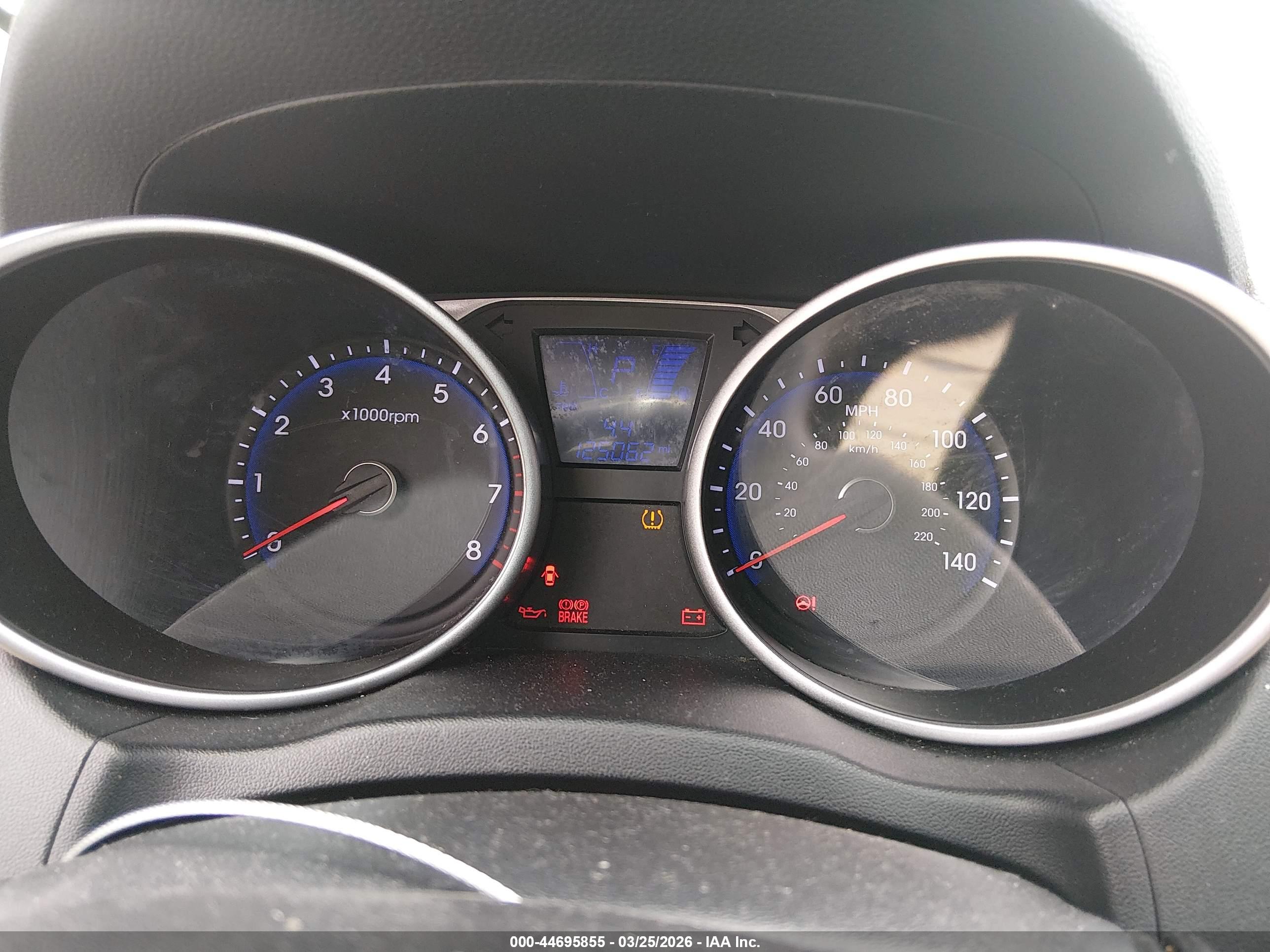 HYUNDAI TUCSON image 7