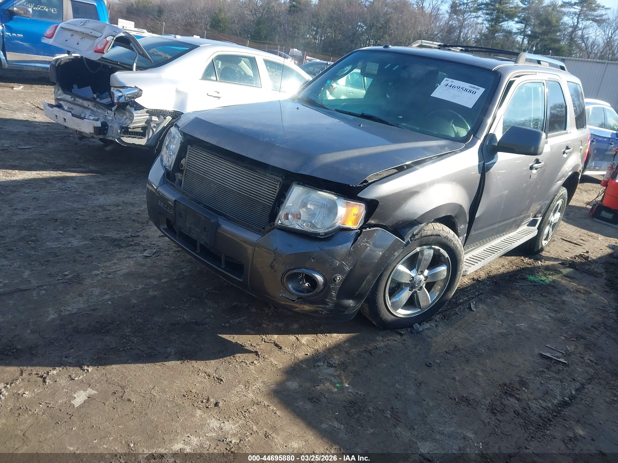 FORD ESCAPE image 2