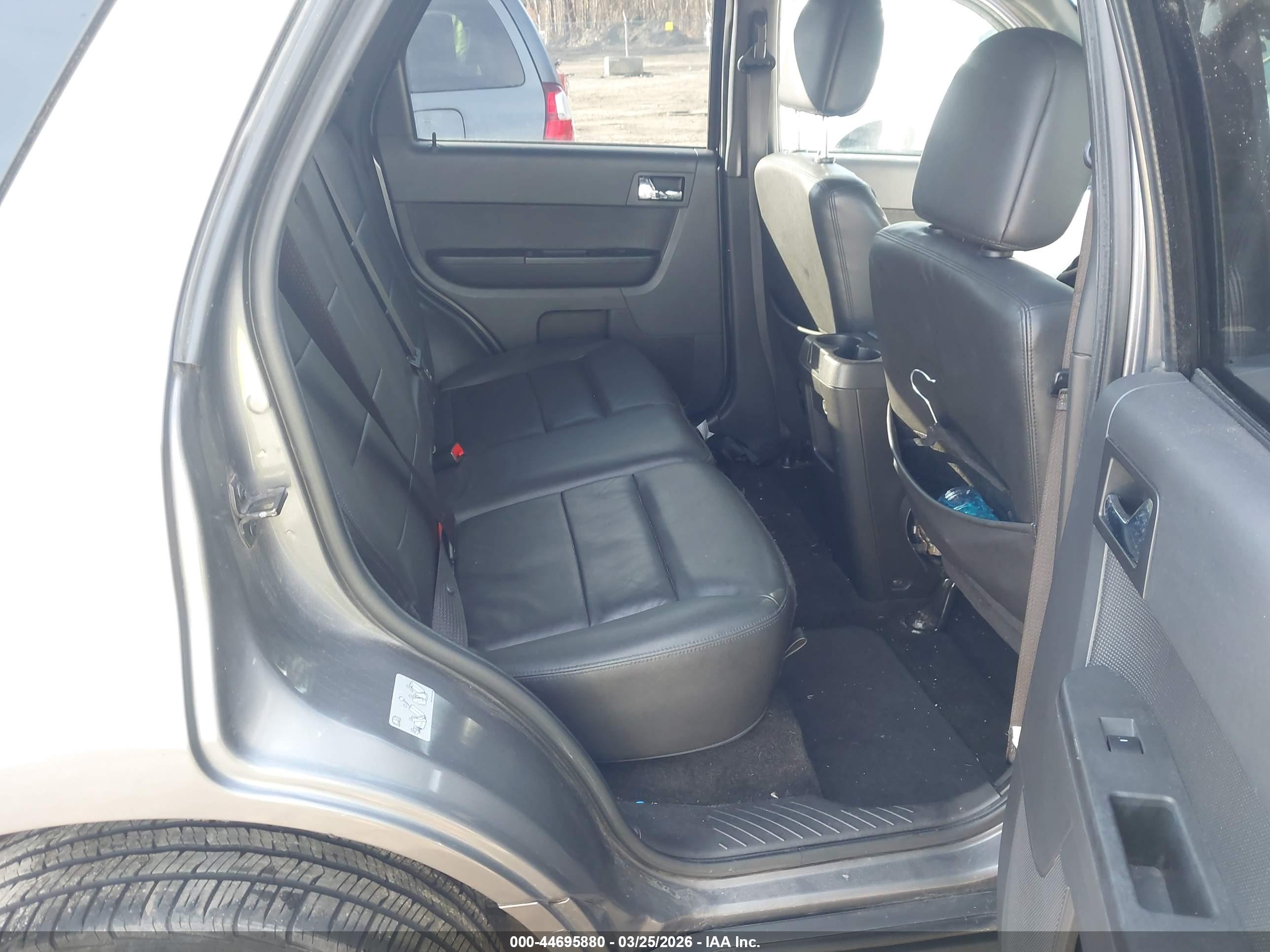 FORD ESCAPE image 8
