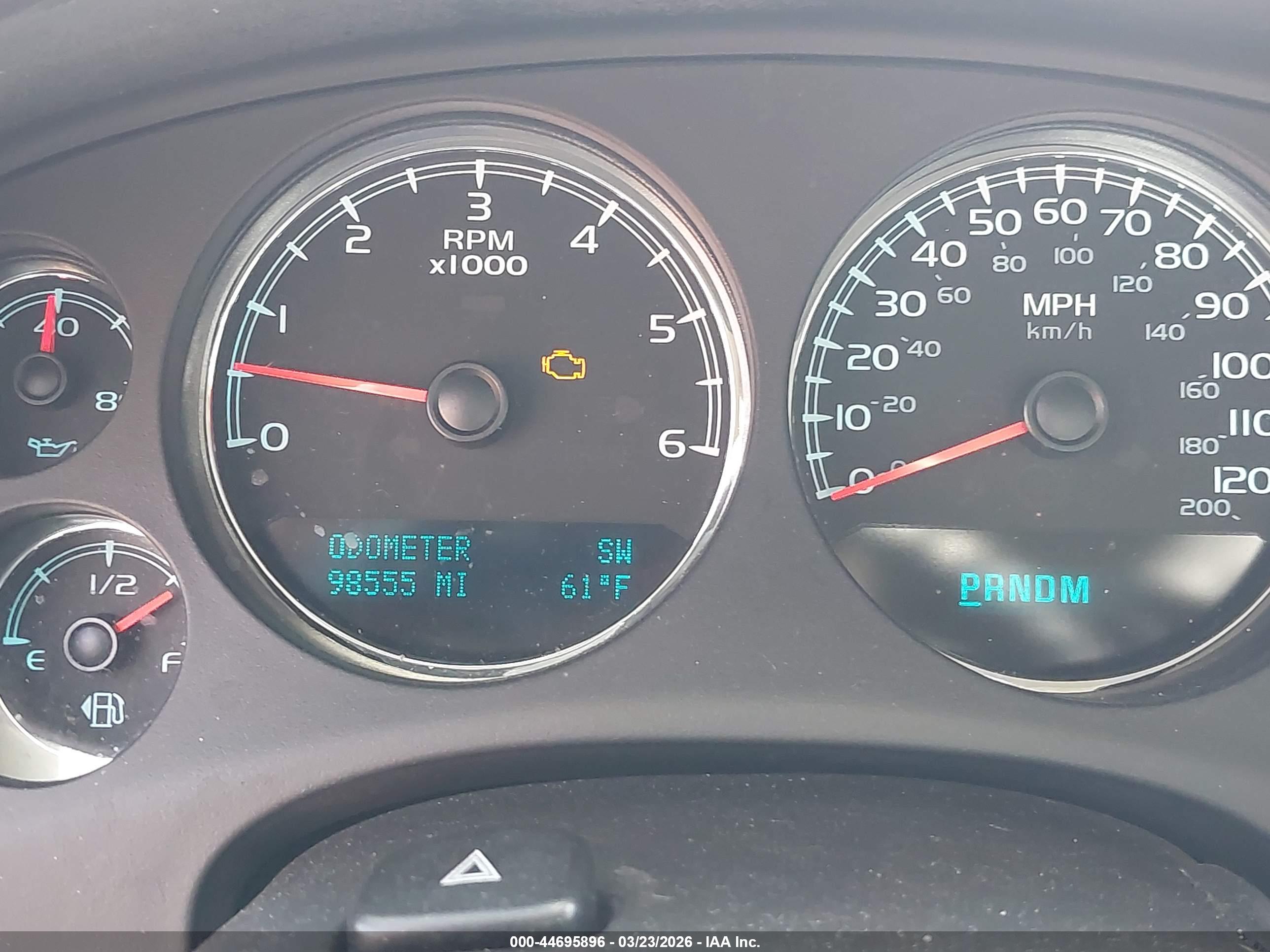 CHEVROLET SUBURBAN image 7