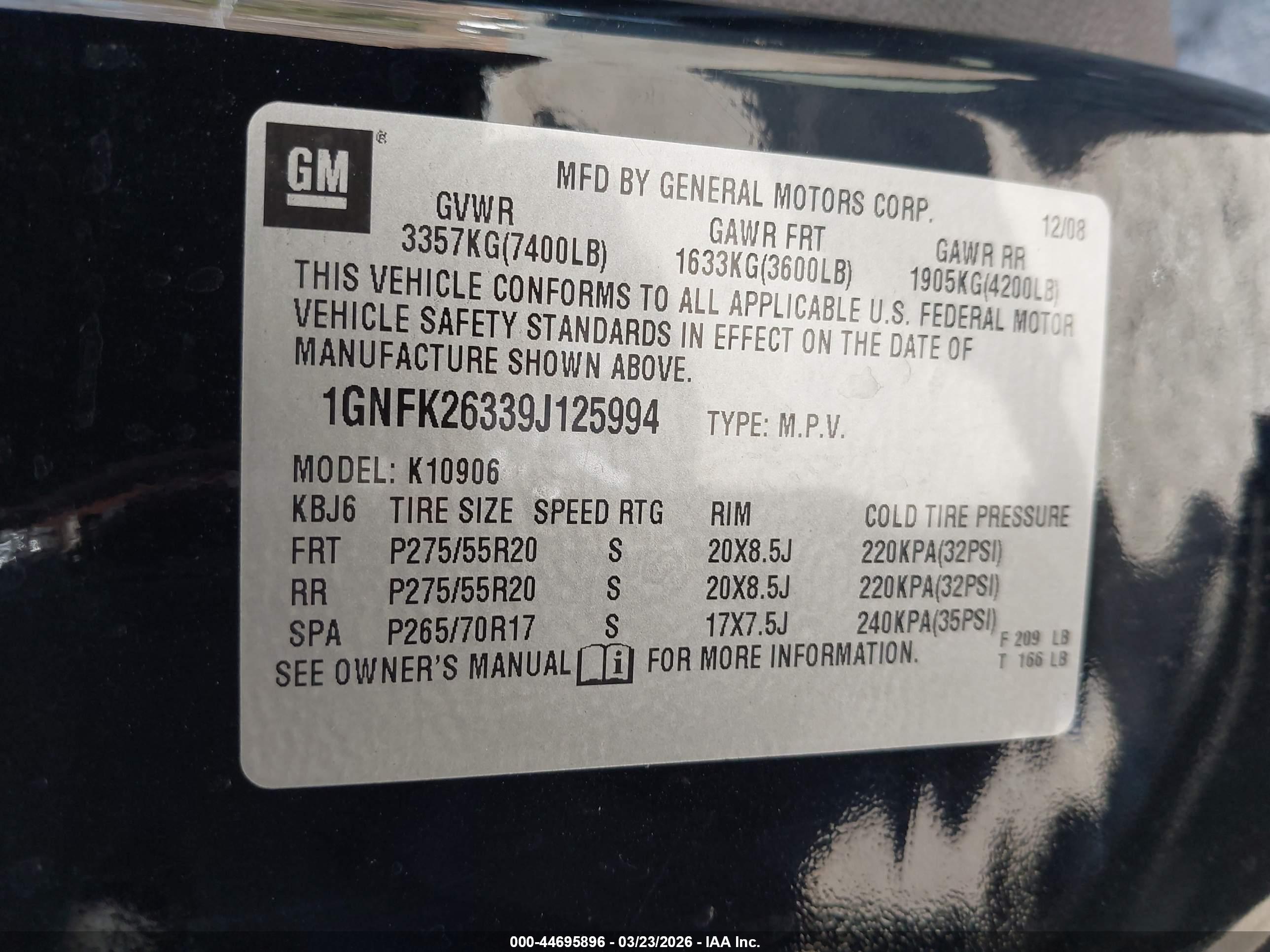 CHEVROLET SUBURBAN image 9