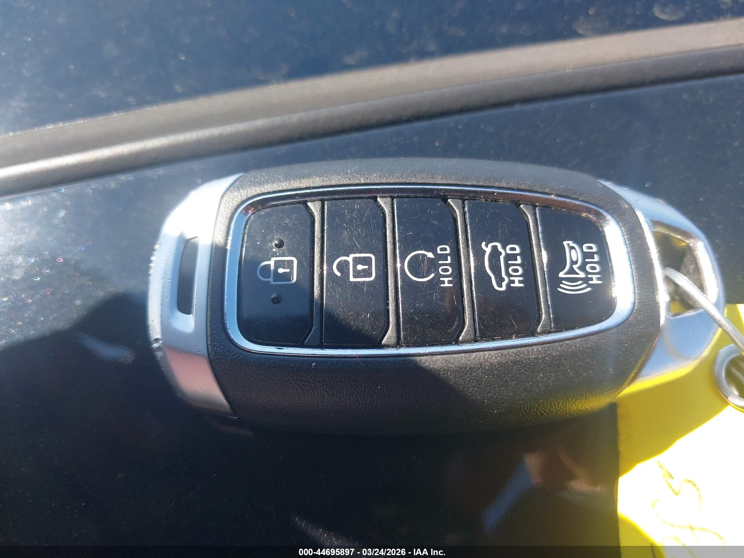 HYUNDAI ELANTRA image 11