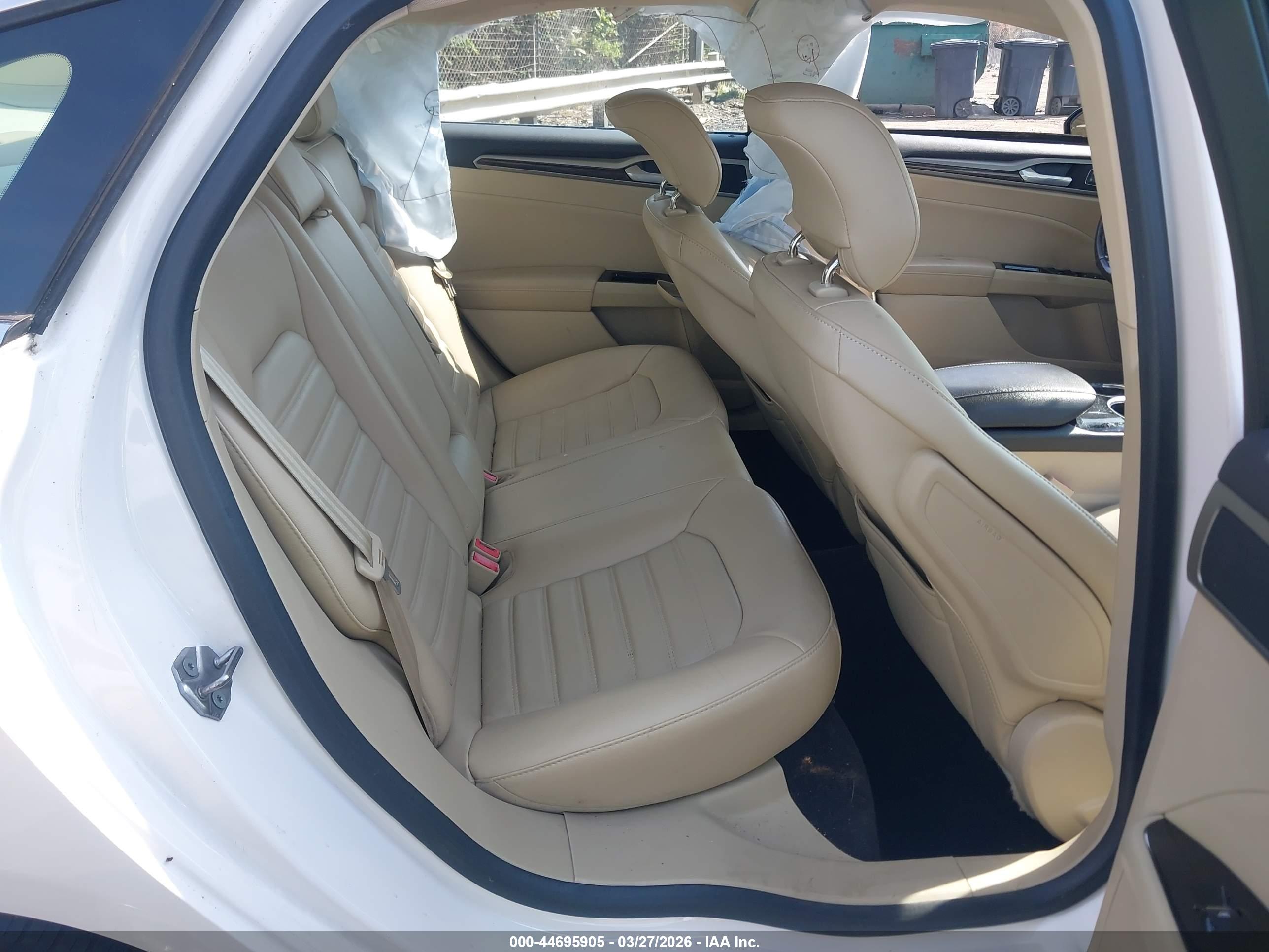 FORD FUSION image 8