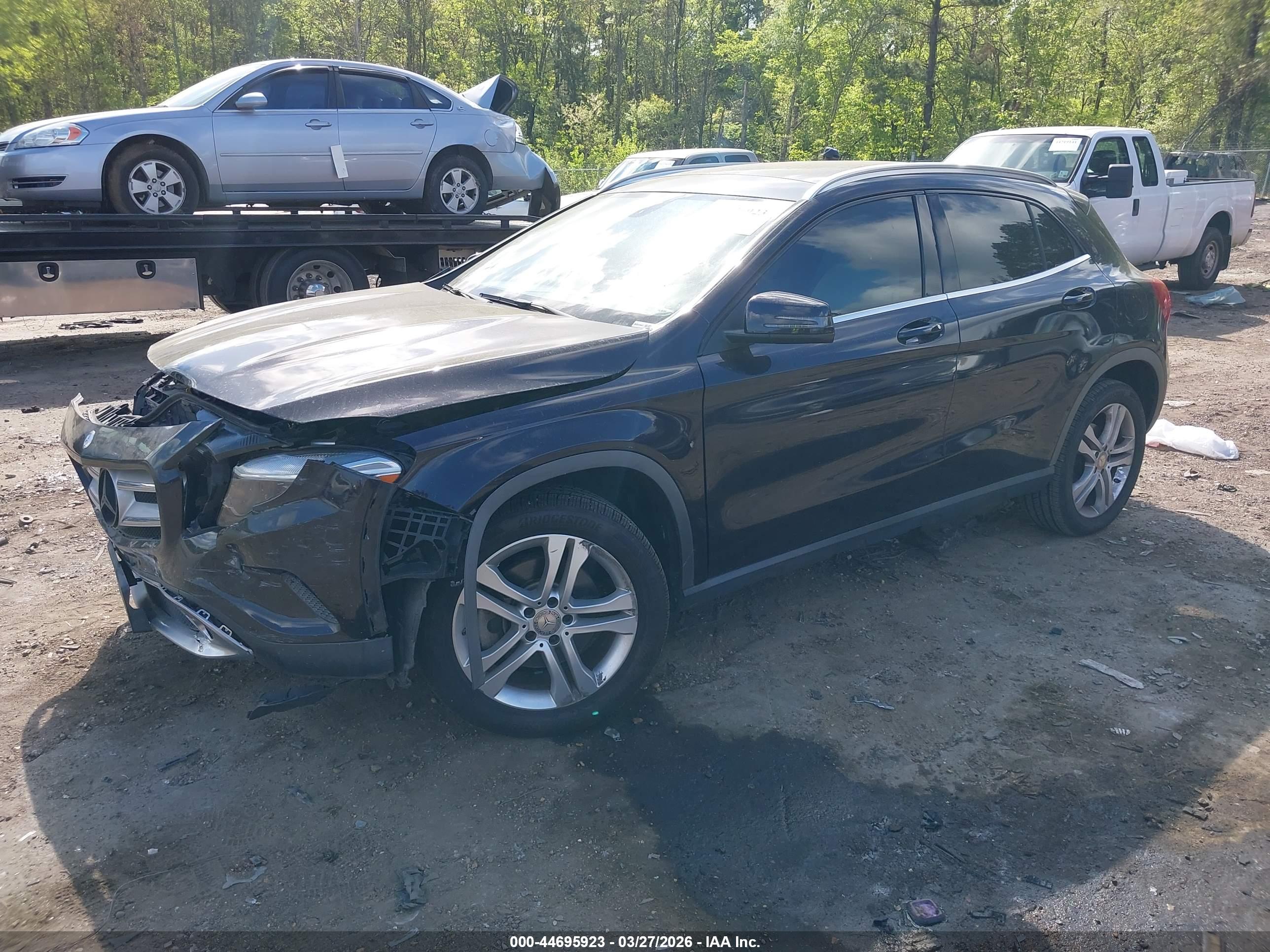 MERCEDES-BENZ GLA image 2