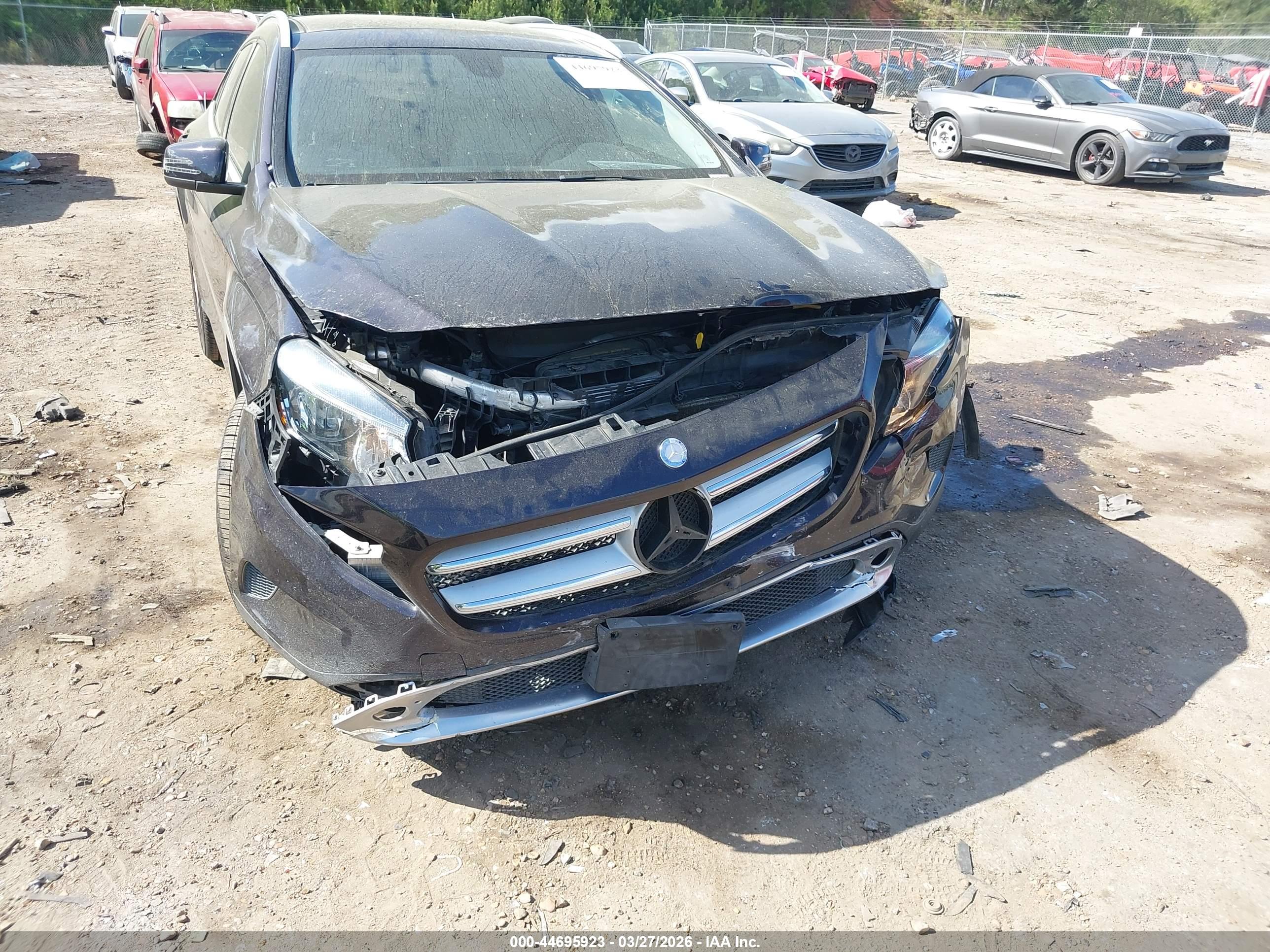 MERCEDES-BENZ GLA image 6