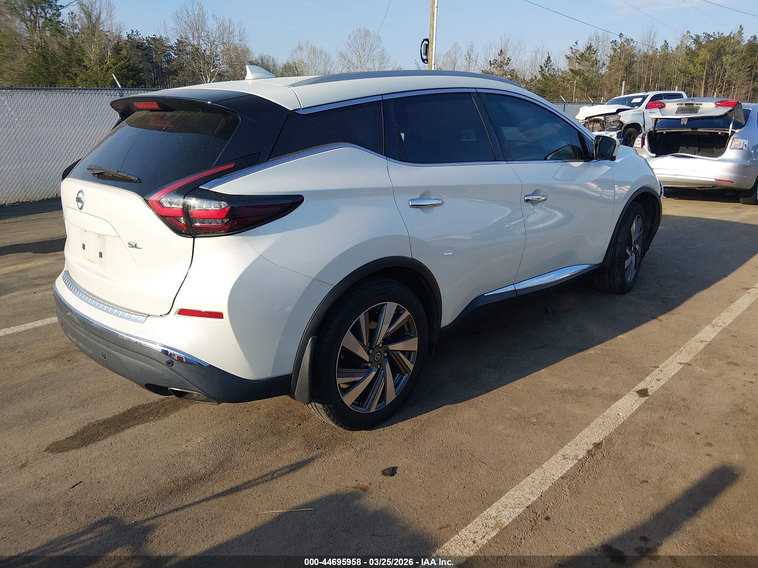 NISSAN MURANO image 4