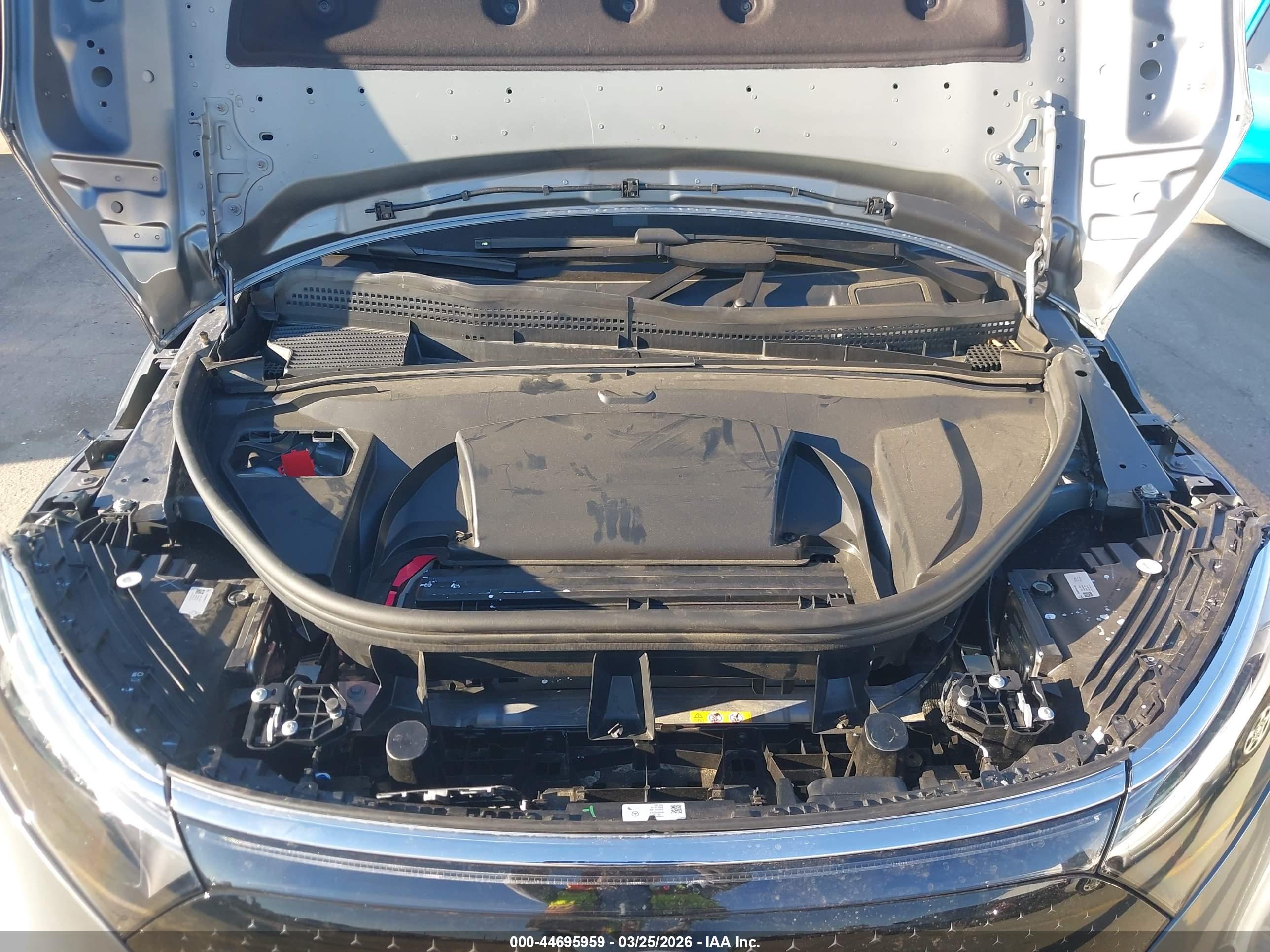 MERCEDES-BENZ EQS image 10