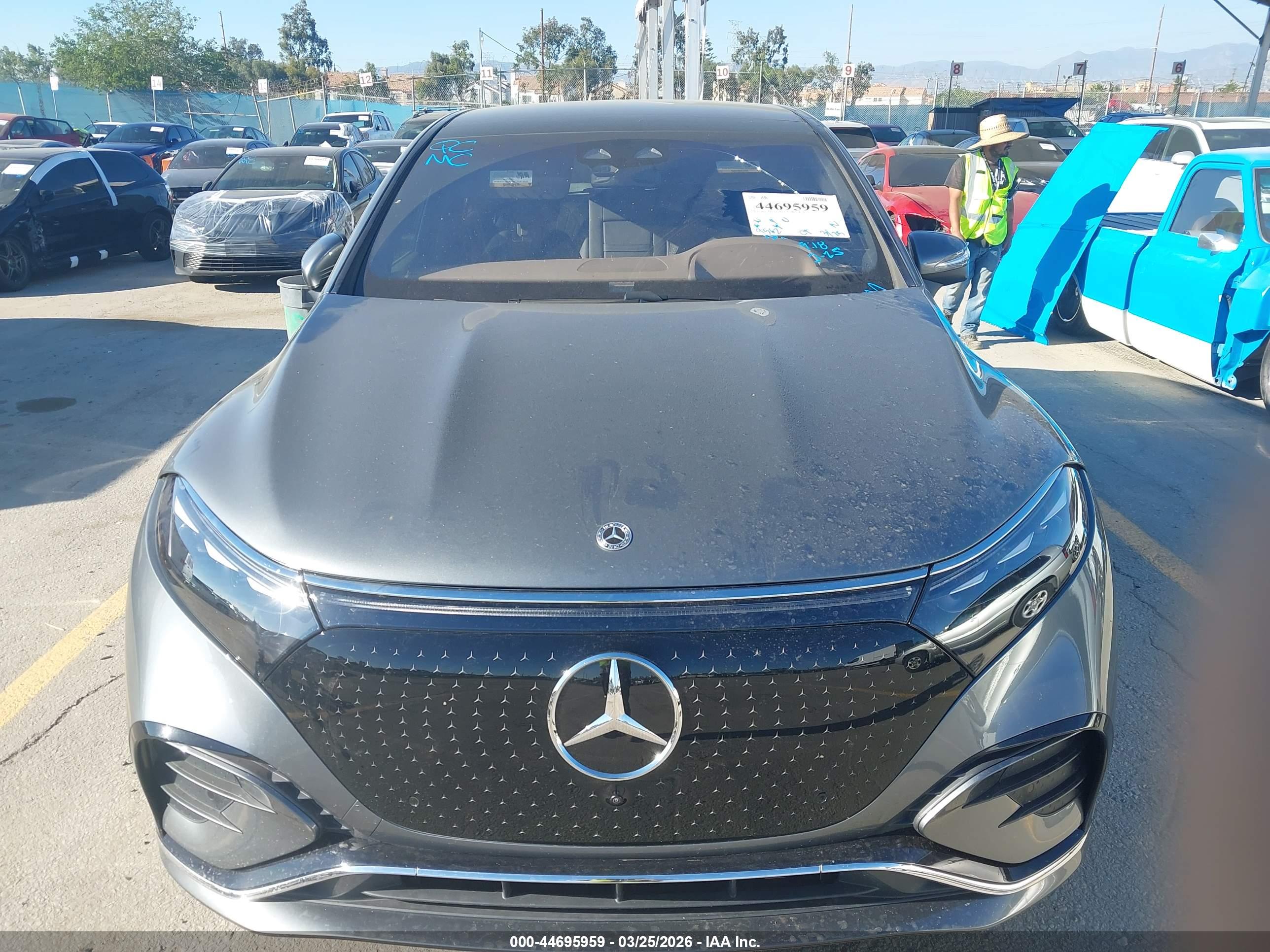 MERCEDES-BENZ EQS image 6
