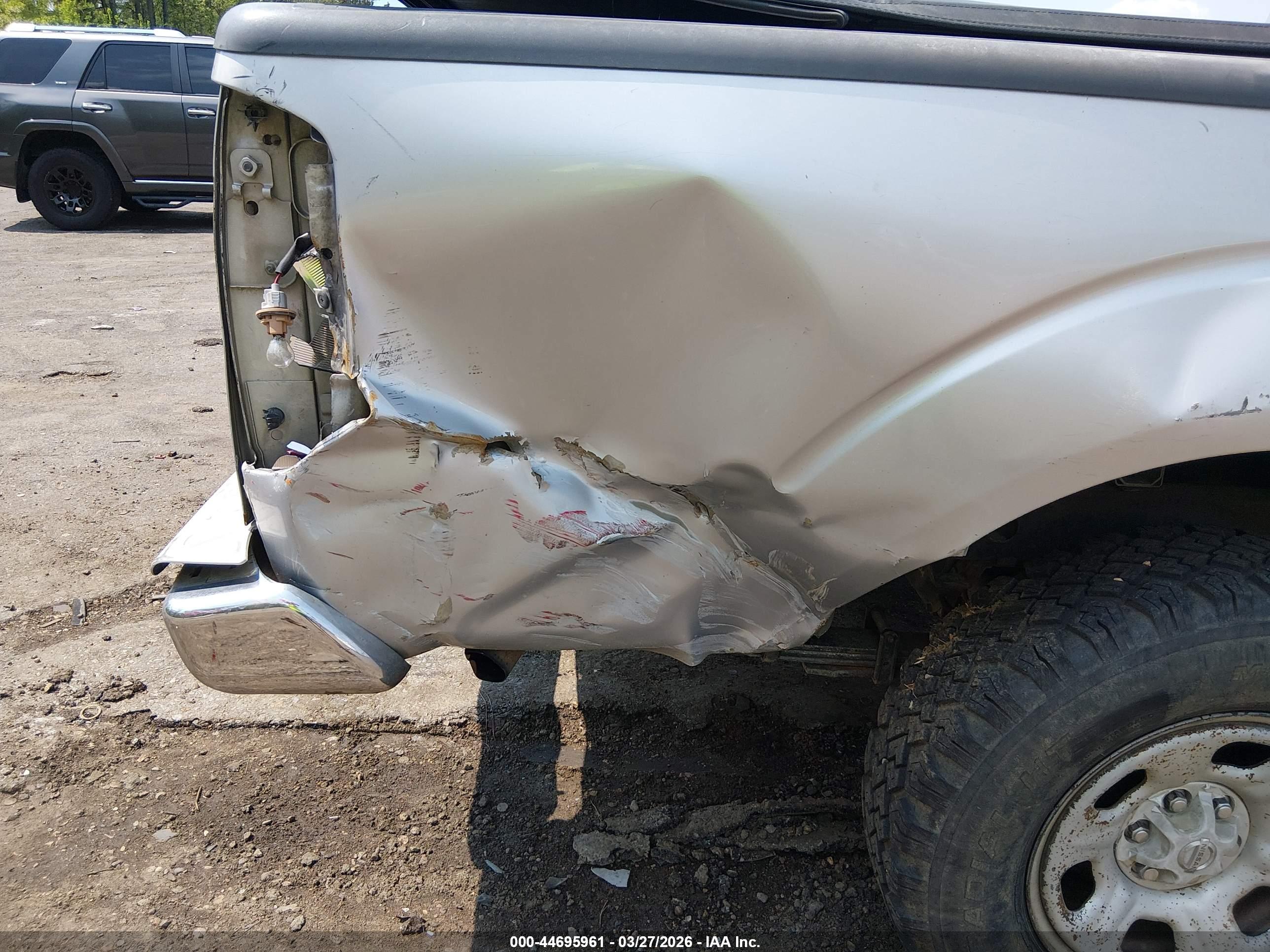 NISSAN FRONTIER image 6