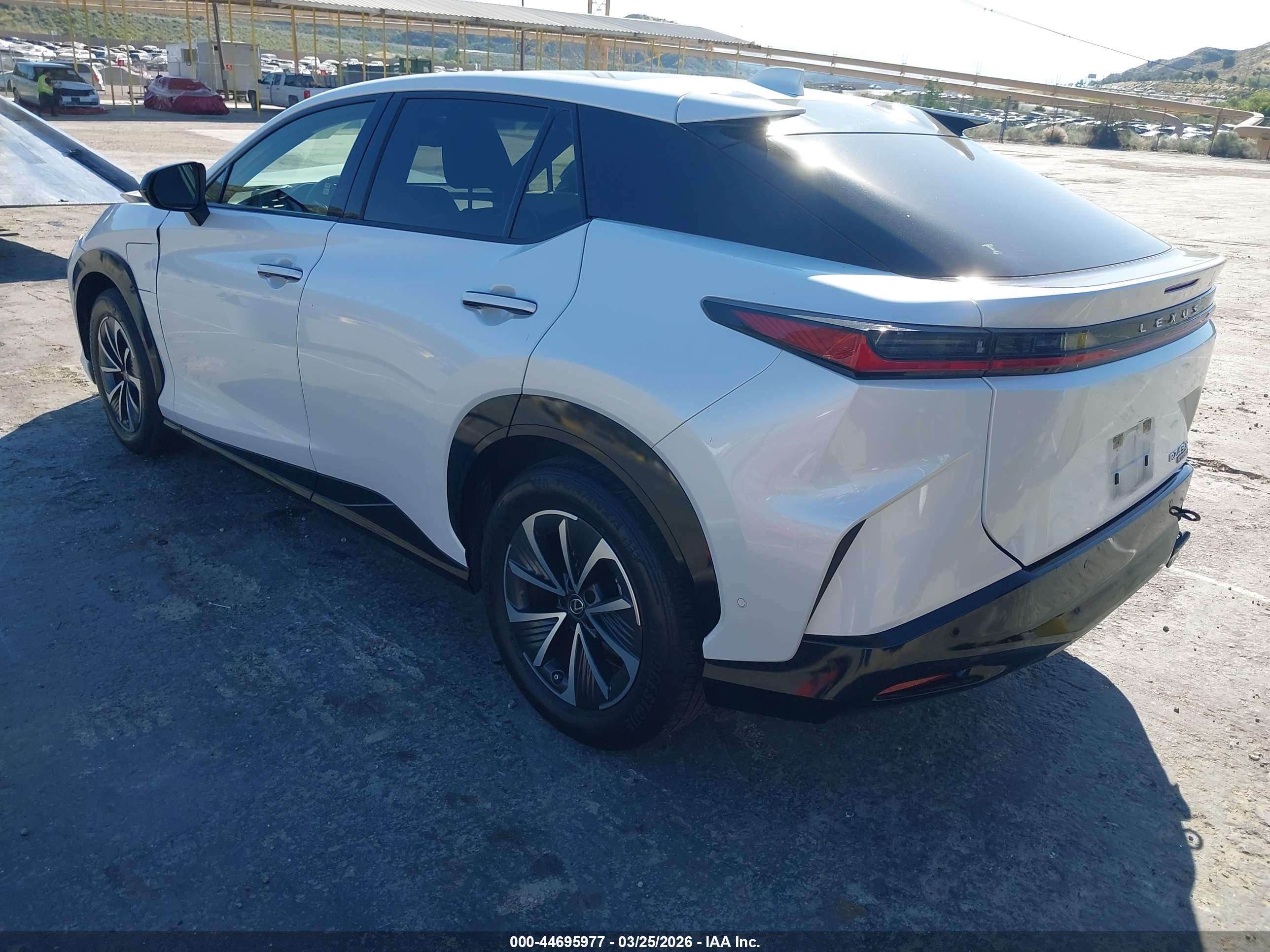 LEXUS RZ image 3