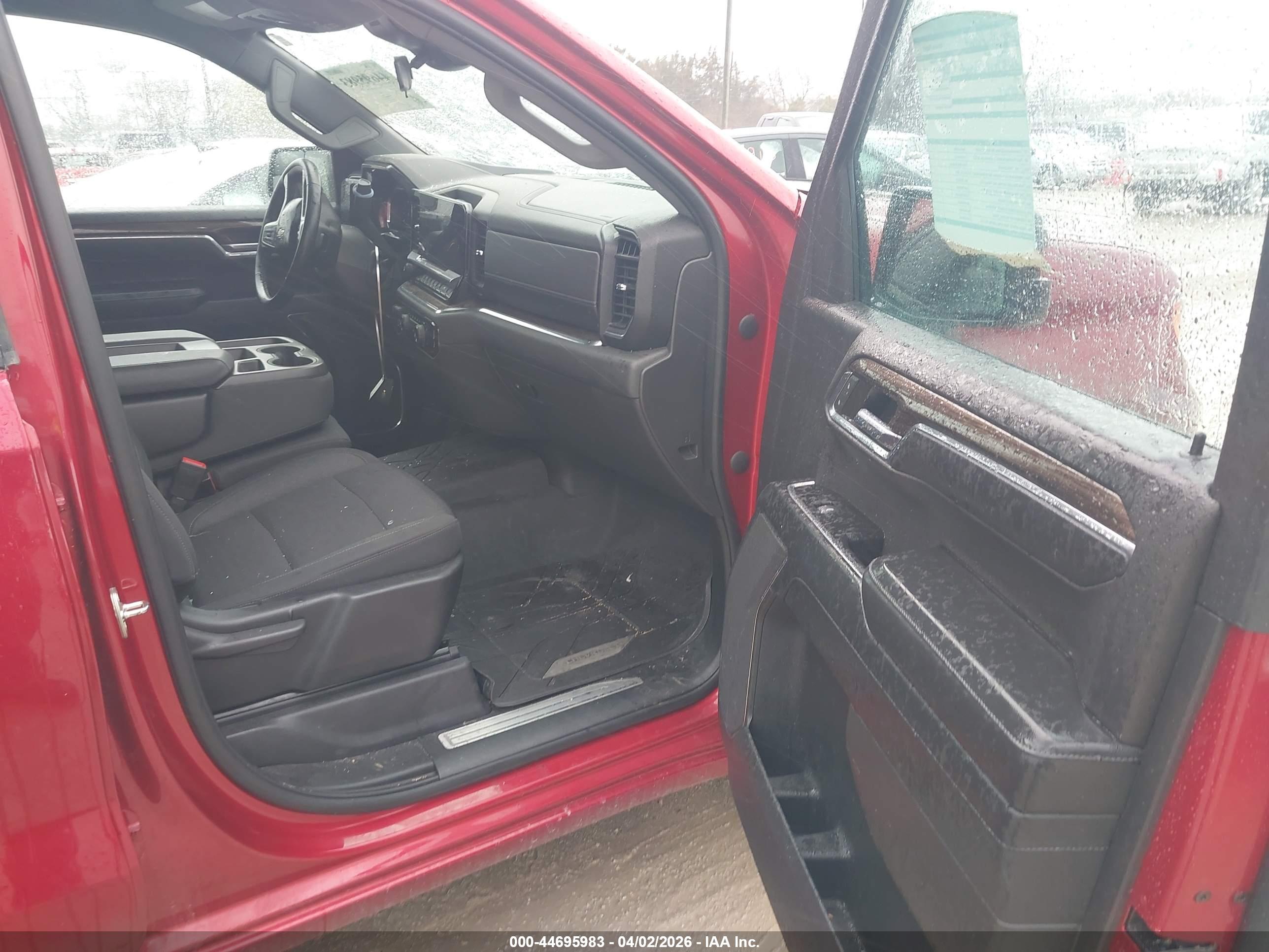 CHEVROLET SILVERADO image 5