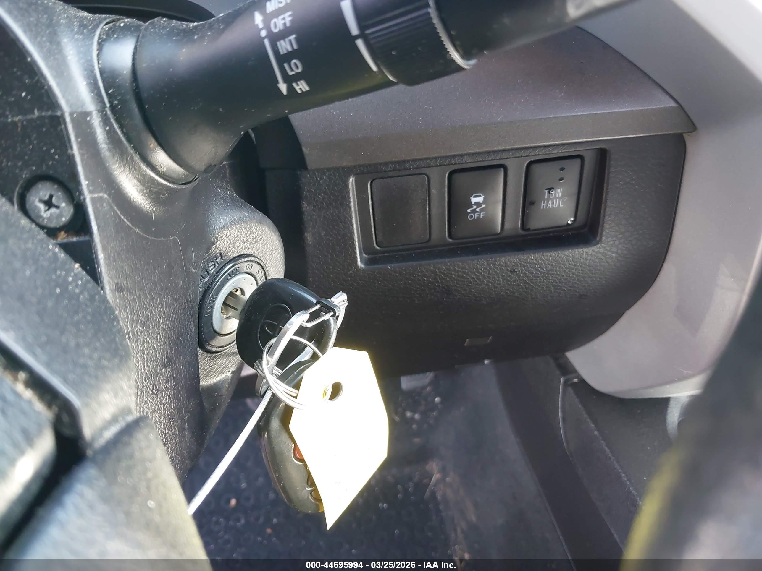 TOYOTA TUNDRA image 11