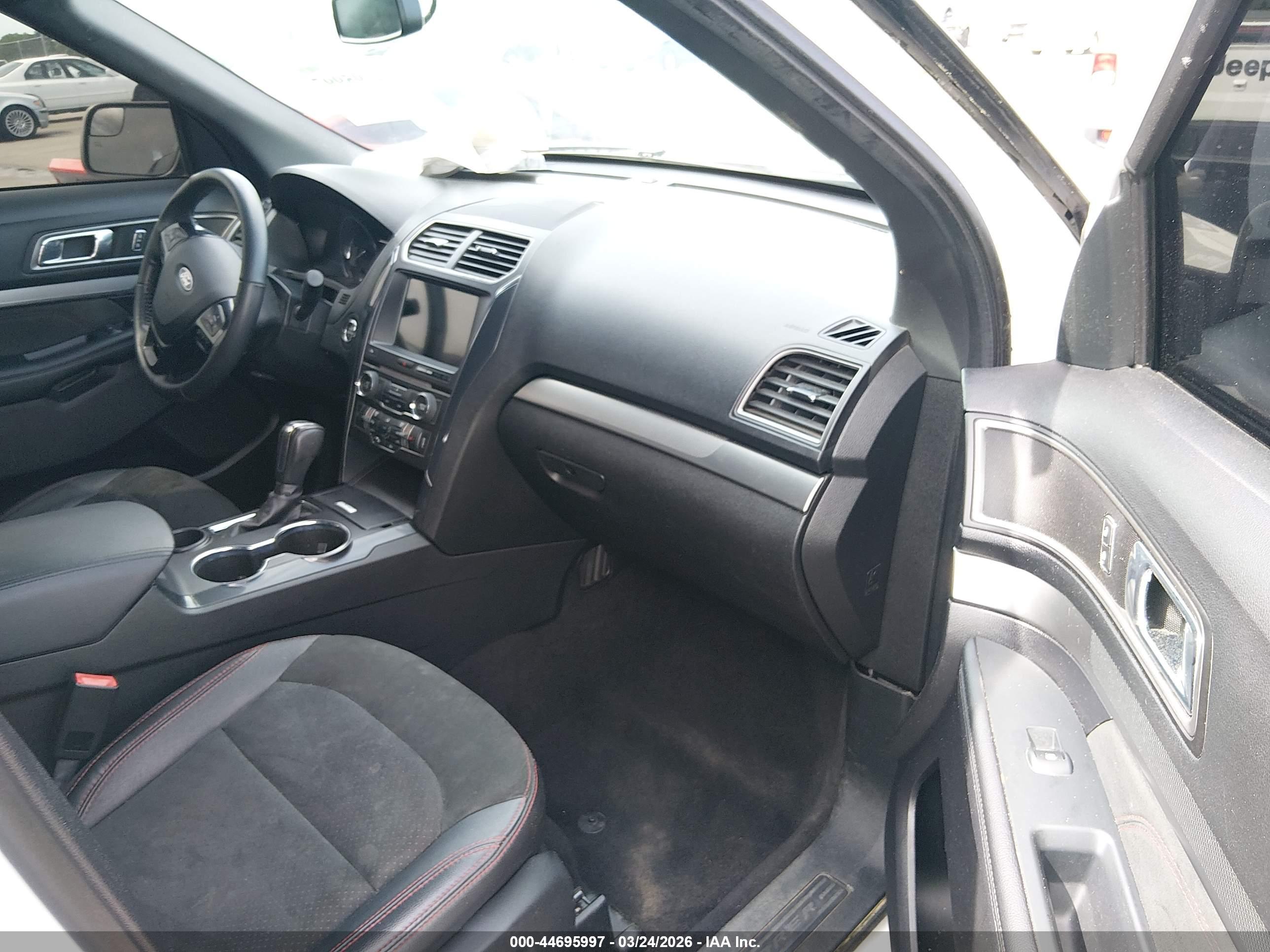 FORD EXPLORER image 5