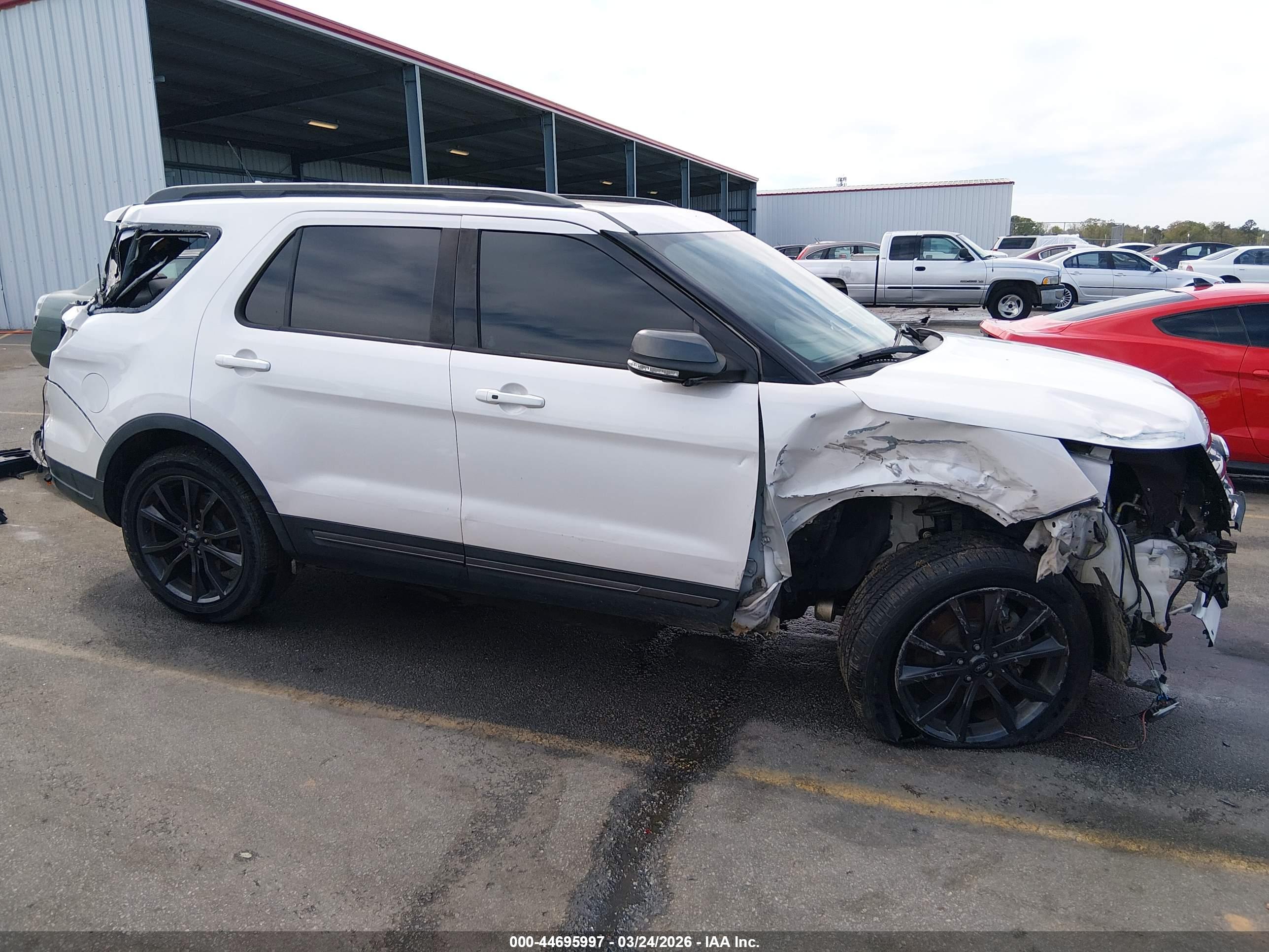 FORD EXPLORER image 6