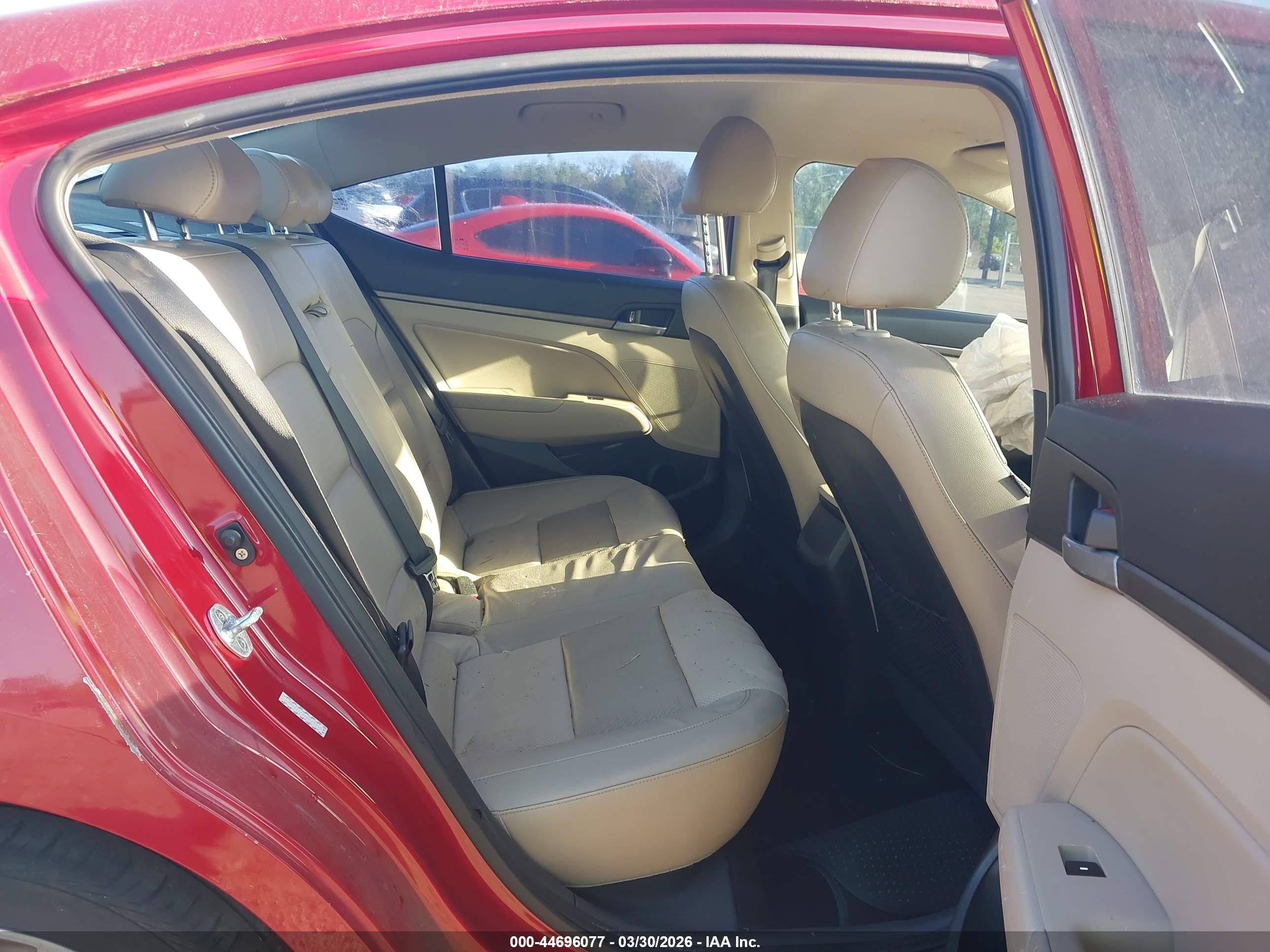 HYUNDAI ELANTRA image 8