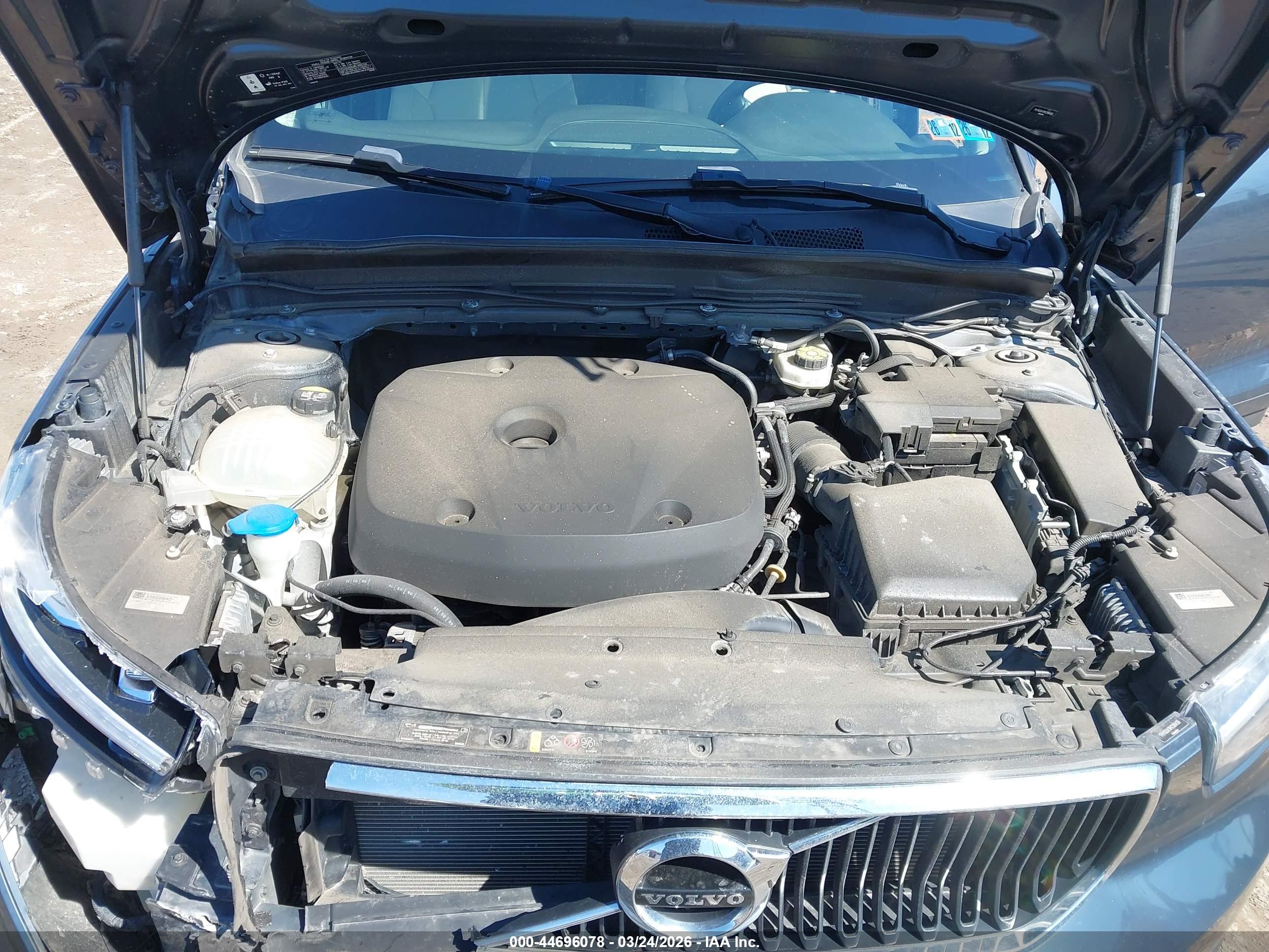 VOLVO XC40 image 10