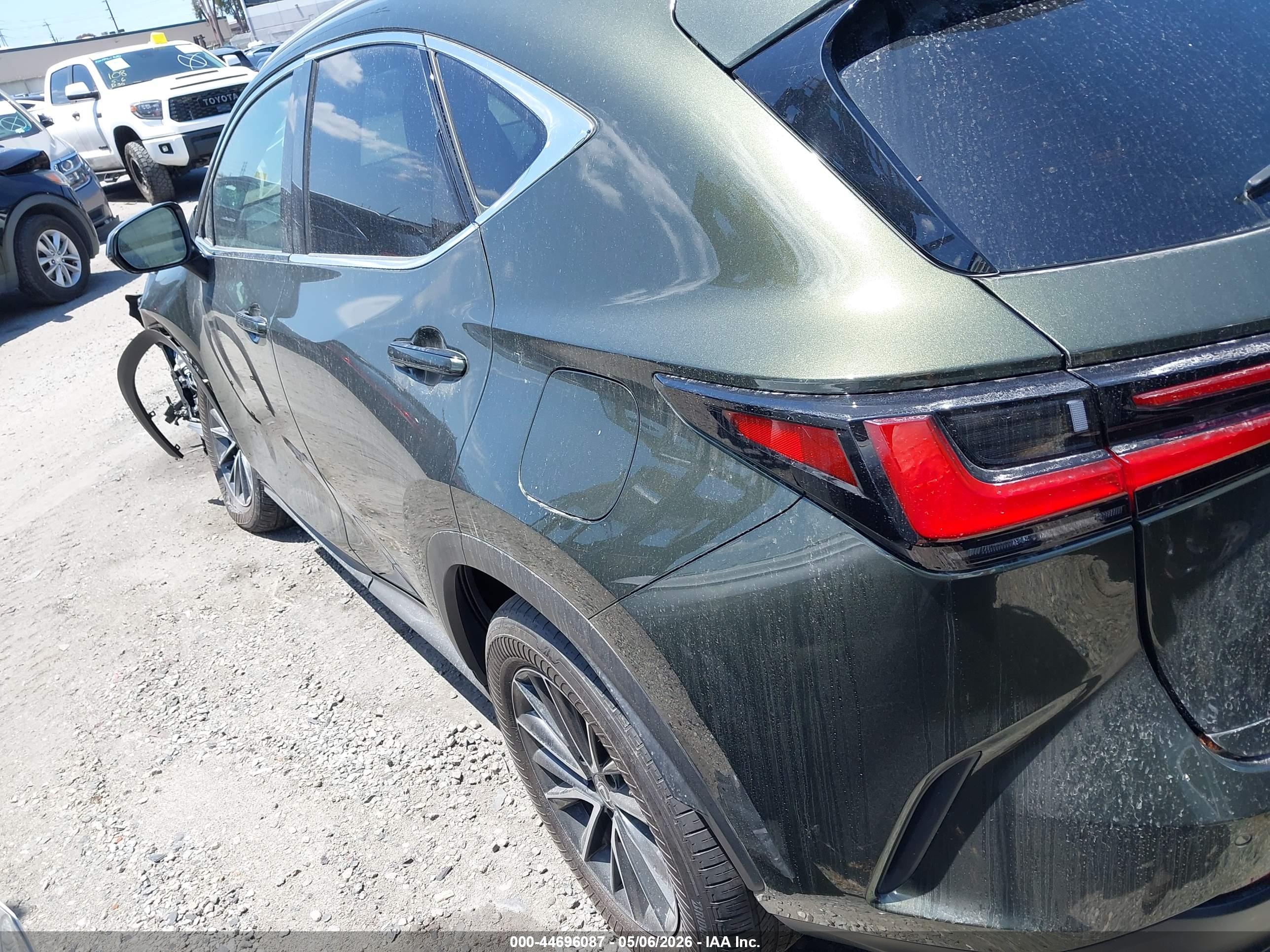 LEXUS NX image 3