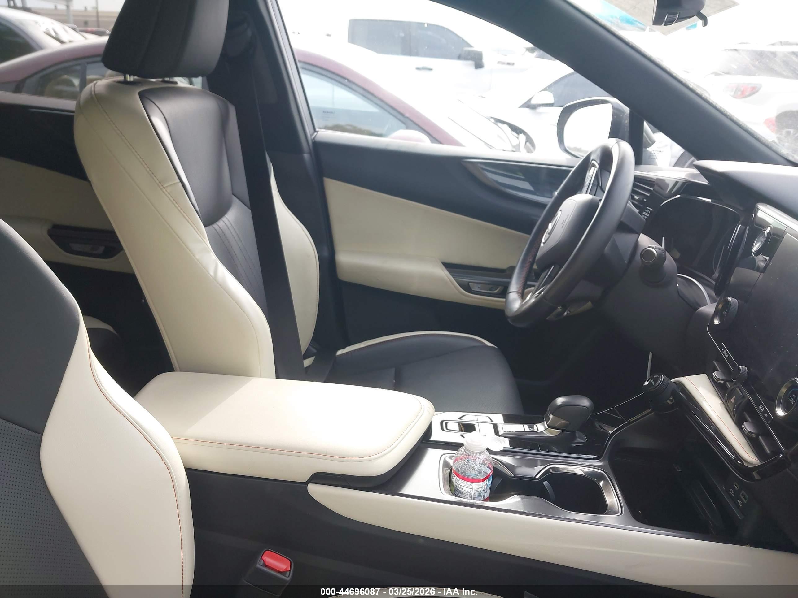 LEXUS NX image 5
