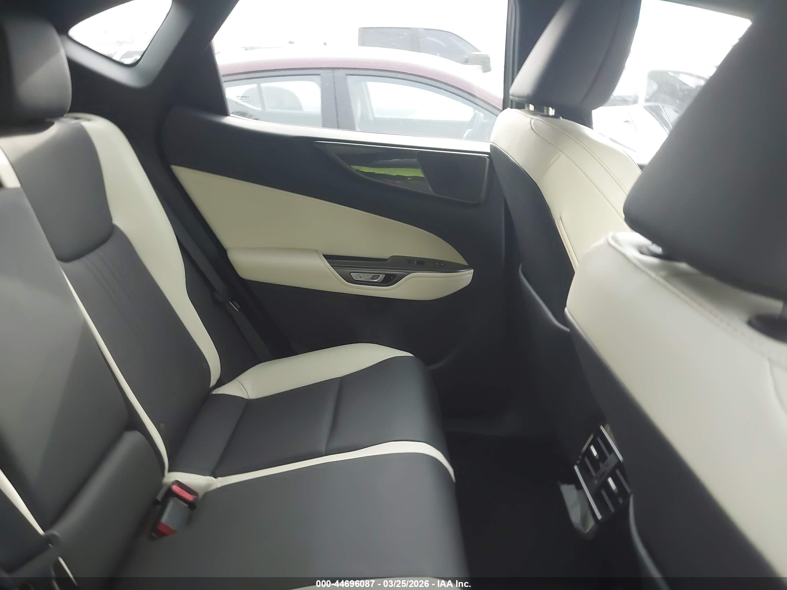 LEXUS NX image 8