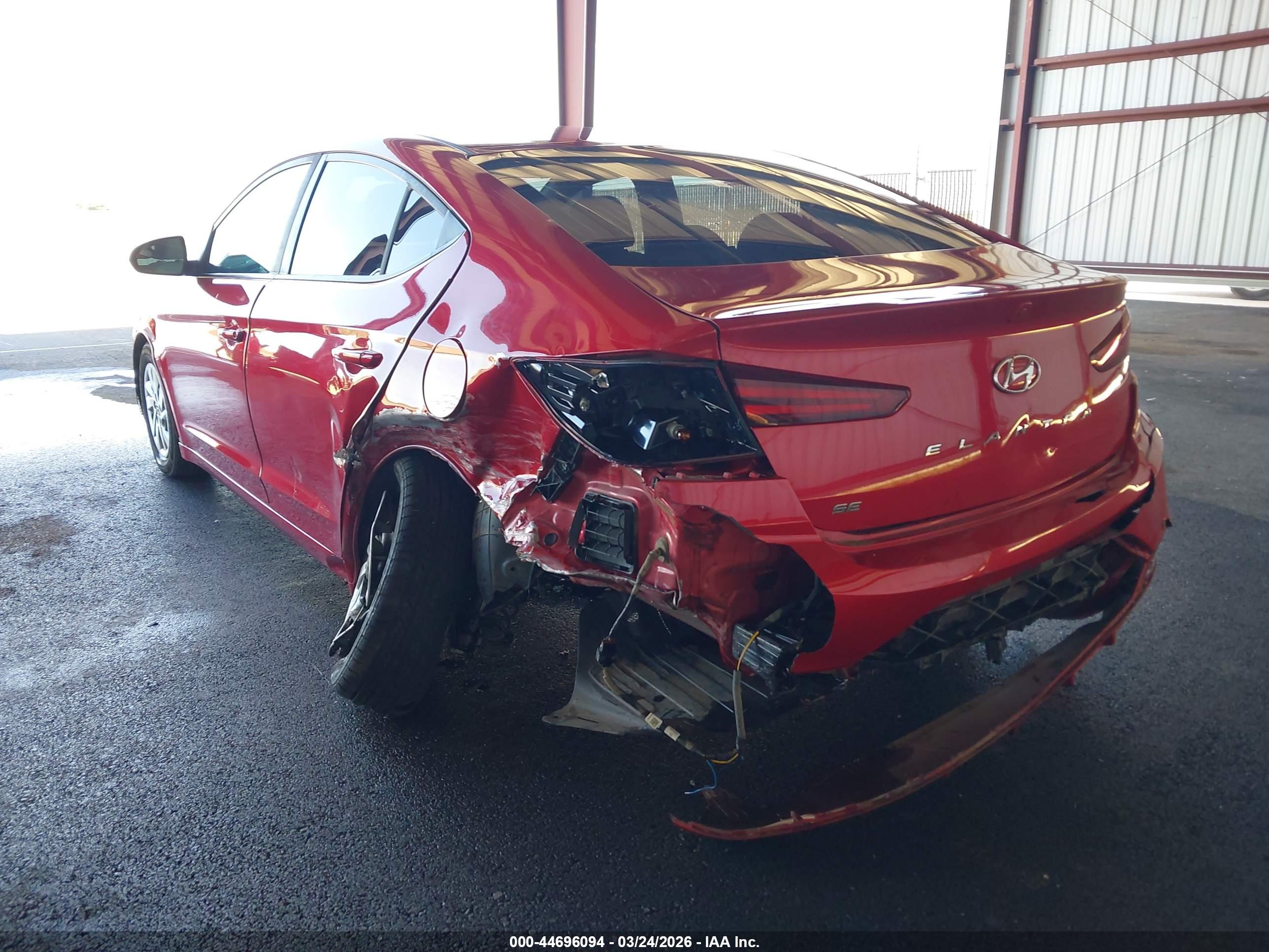 HYUNDAI ELANTRA image 6