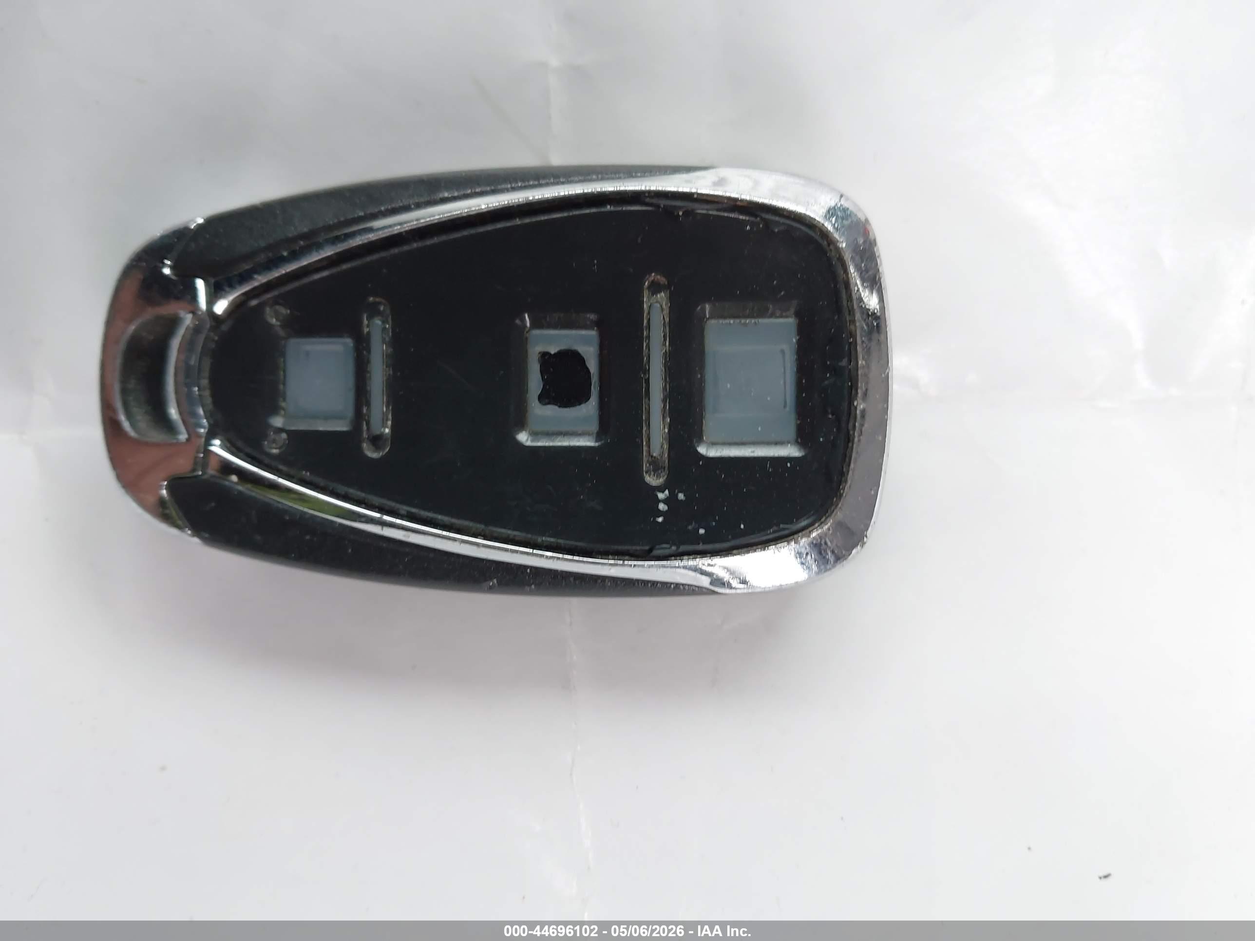 CHEVROLET EQUINOX image 11